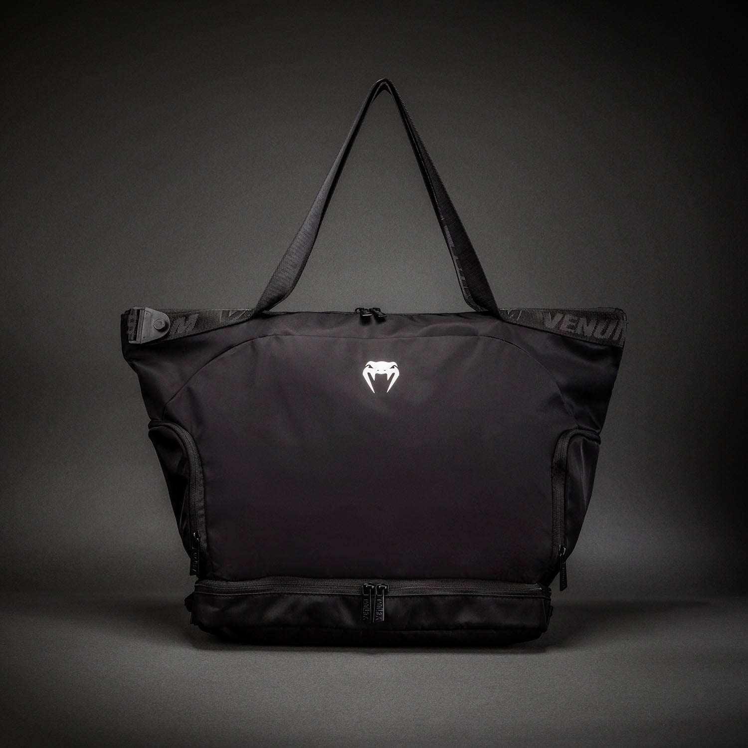venum-essential-sporttasche-tote-bag-schwarz image 1