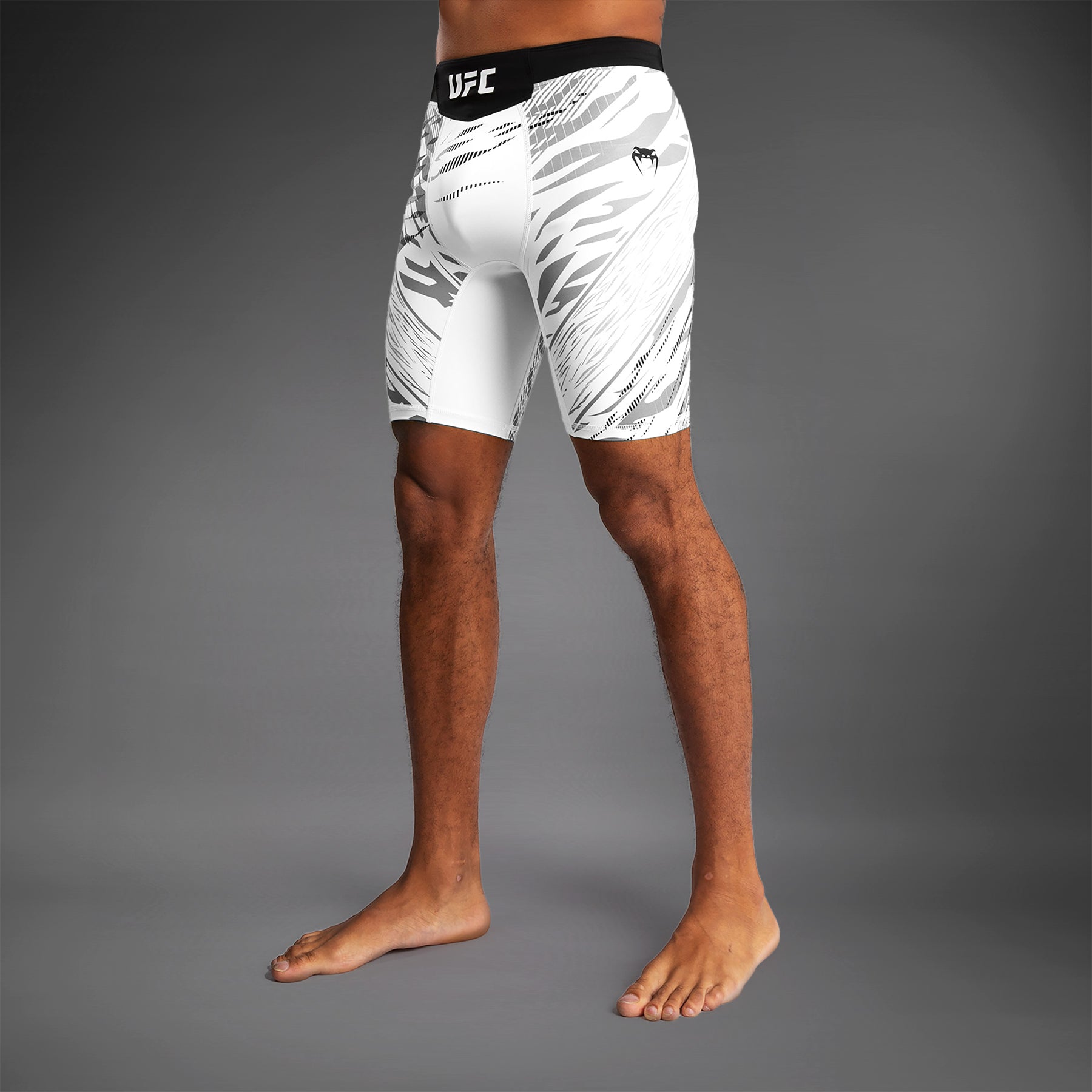 ufc-fusion-by-venum-authentic-fight-night-herren-vale-tudo-short-wei-personalize image 2