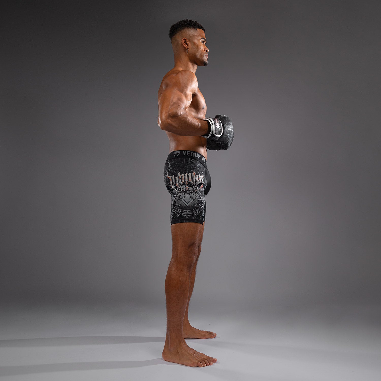 venum-gladiator-5-0-vale-tudo-shorts-herren-schwarz-silber image 8