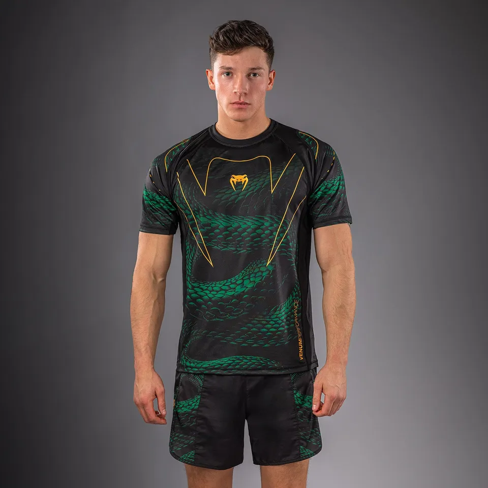 venum-matupa-dry-tech-t-shirt-herren-schwarz-gr-n-gold image 1