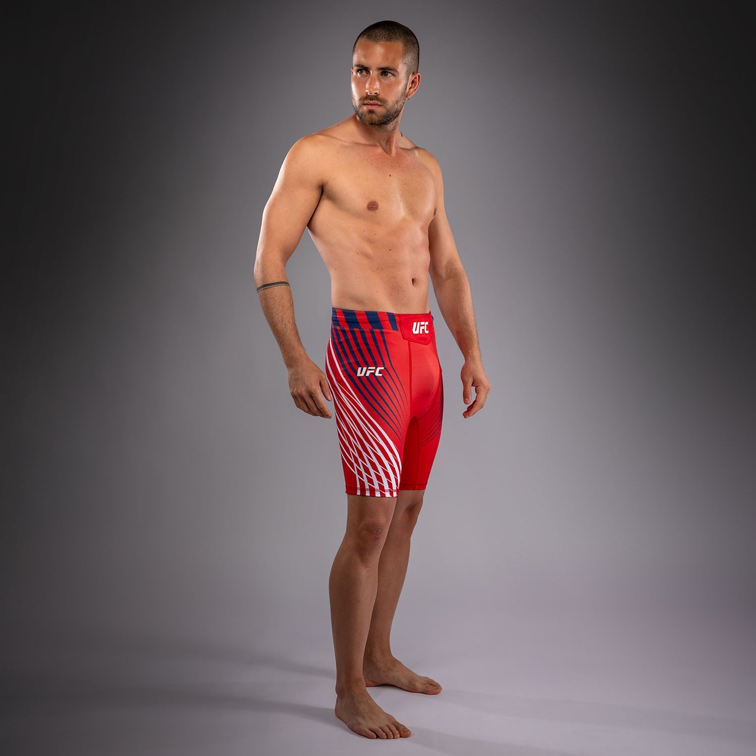 ufc-freedom-250-by-venum-authentic-fight-night-vale-tudo-shorts-herren-rot image 3