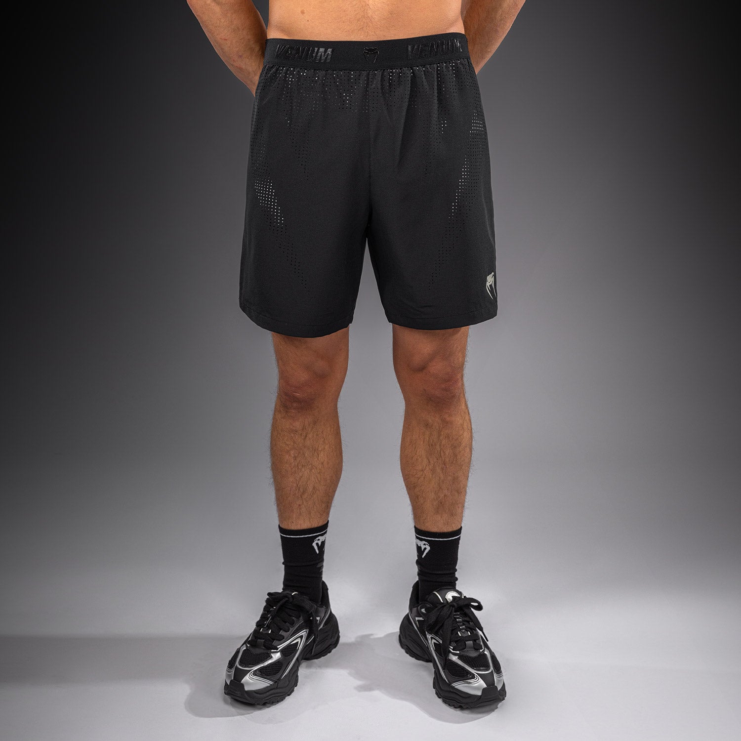 venum-lazer-hybrid-trainingsshorts-herren-schwarz-grau image 2