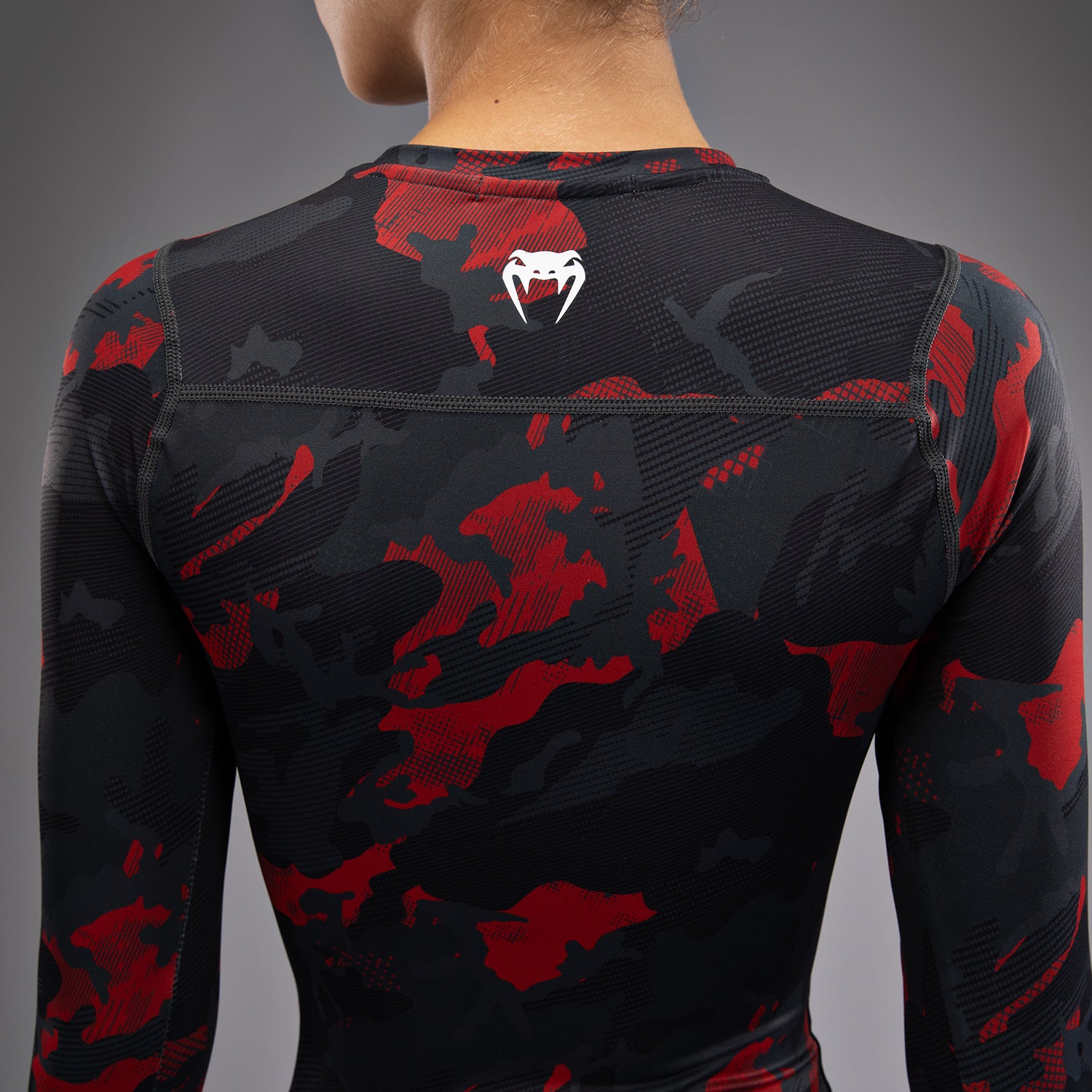 venum-x-sophia-rose-urban-red-camo-damen-langarm-rashguard image 7