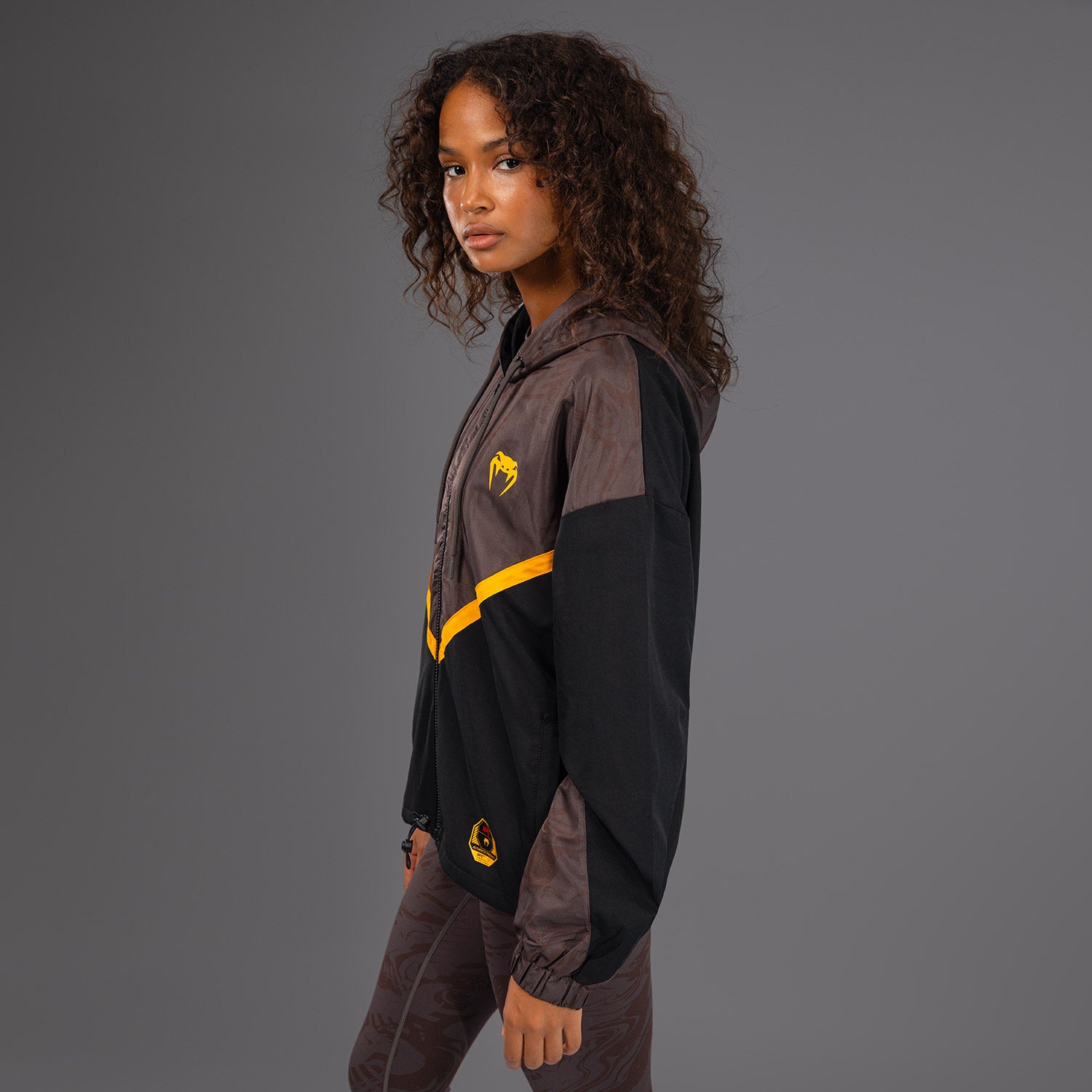 venum-ufc-fusion-fight-week-damen-zip-hoodie-erdiges-braun image 4
