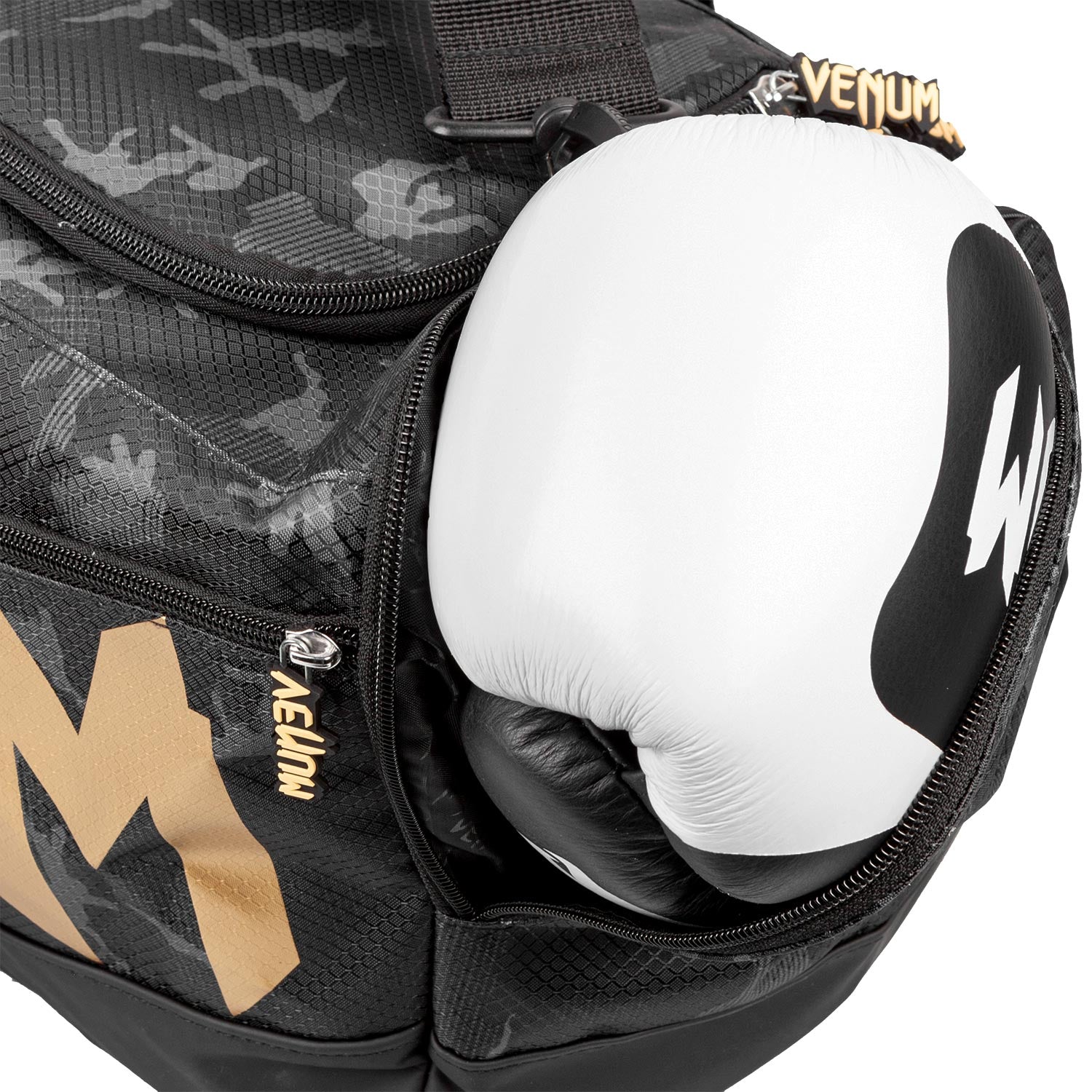 venum-sparring-sporttasche-camo-wei-4 image 4