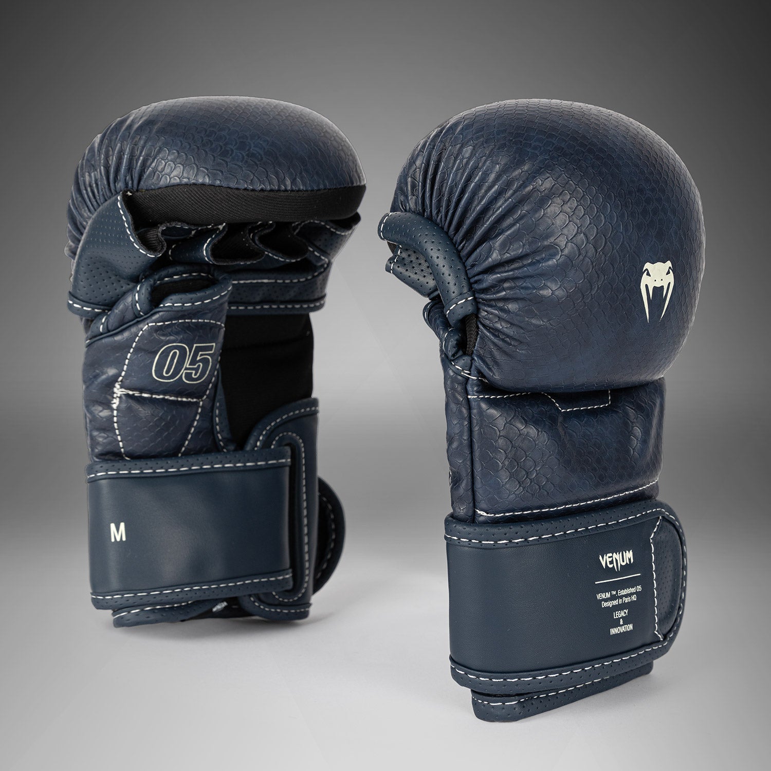 venum-impact-evo-scales-mma-sparringhandschuhe-mitternachtsblau image 2