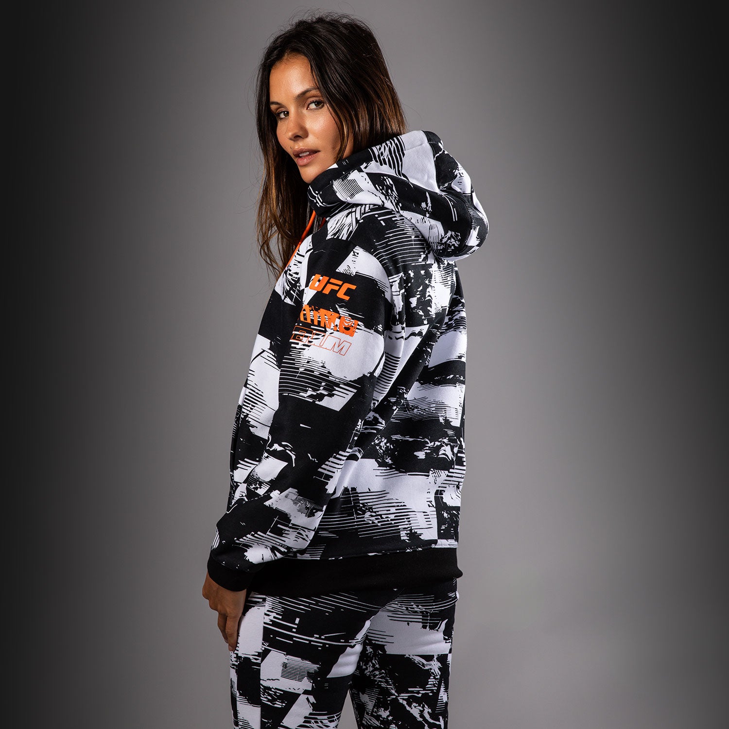 venum-ufc-zenith-by-venum-authentic-fight-week-pullover-hoodie-damen-wei image 2