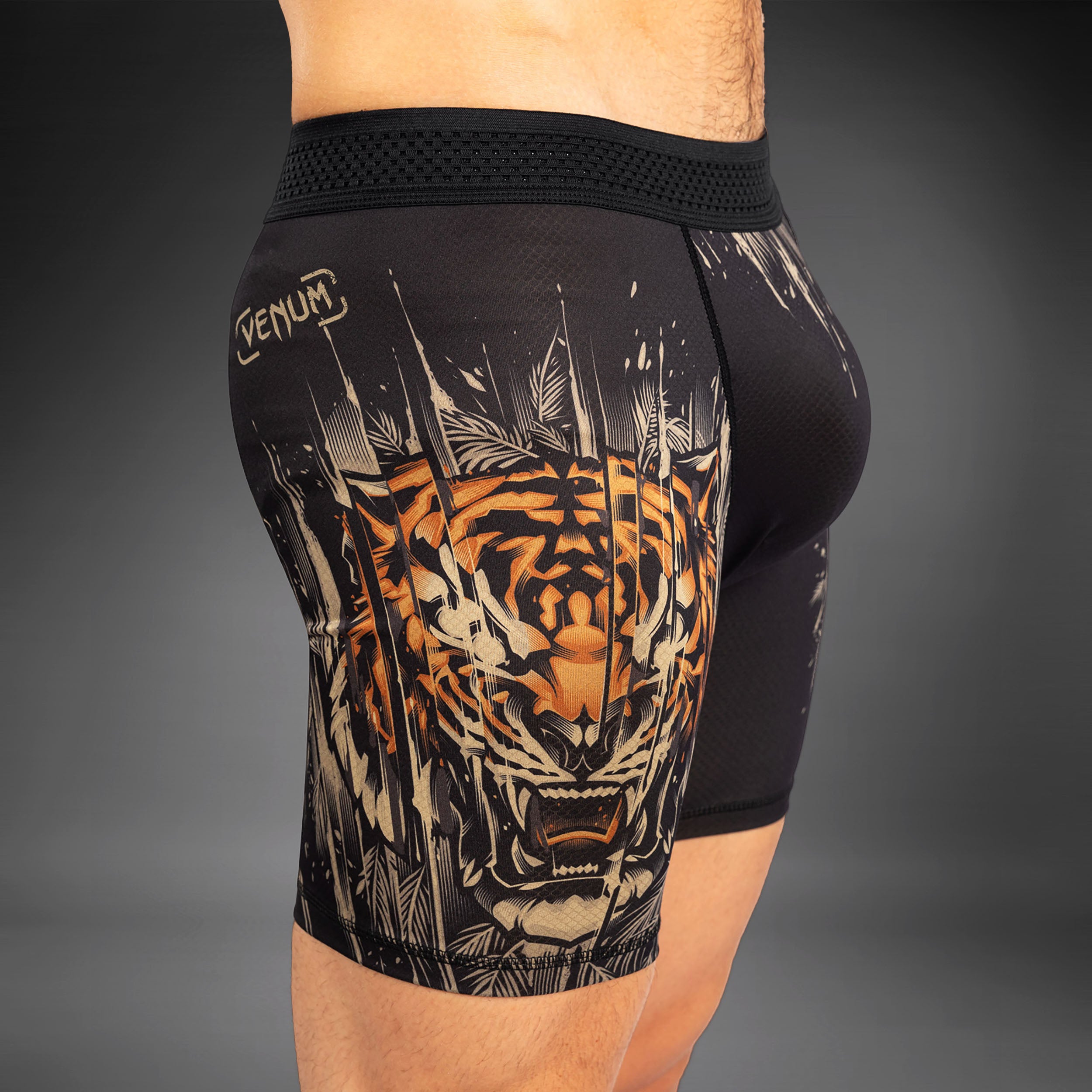 venum-tiger-vale-tudo-shorts-herren-schwarz-neon-orange image 5