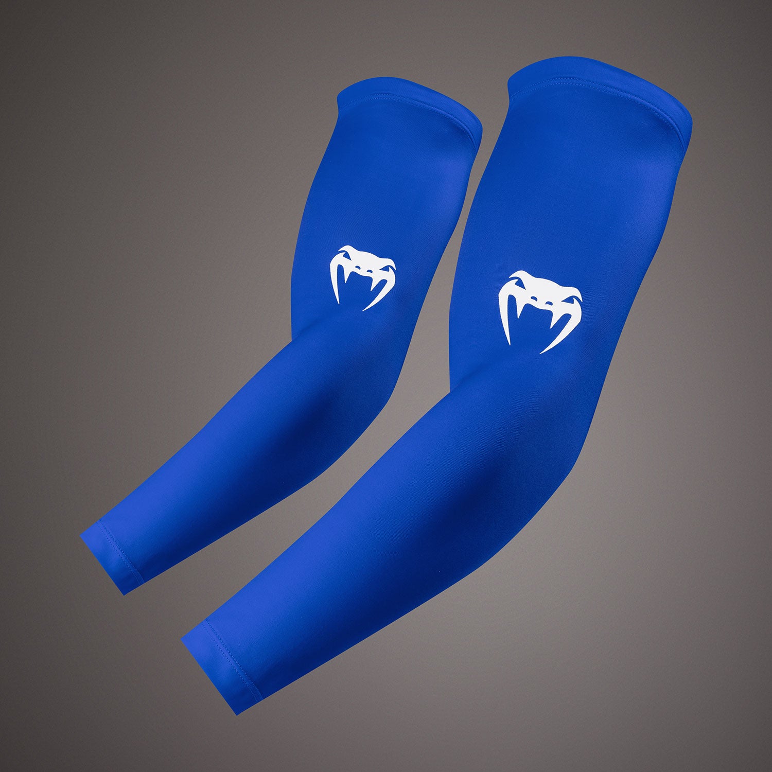venum-lineup-armsleeves-2er-pack-royalblau-wei image 1