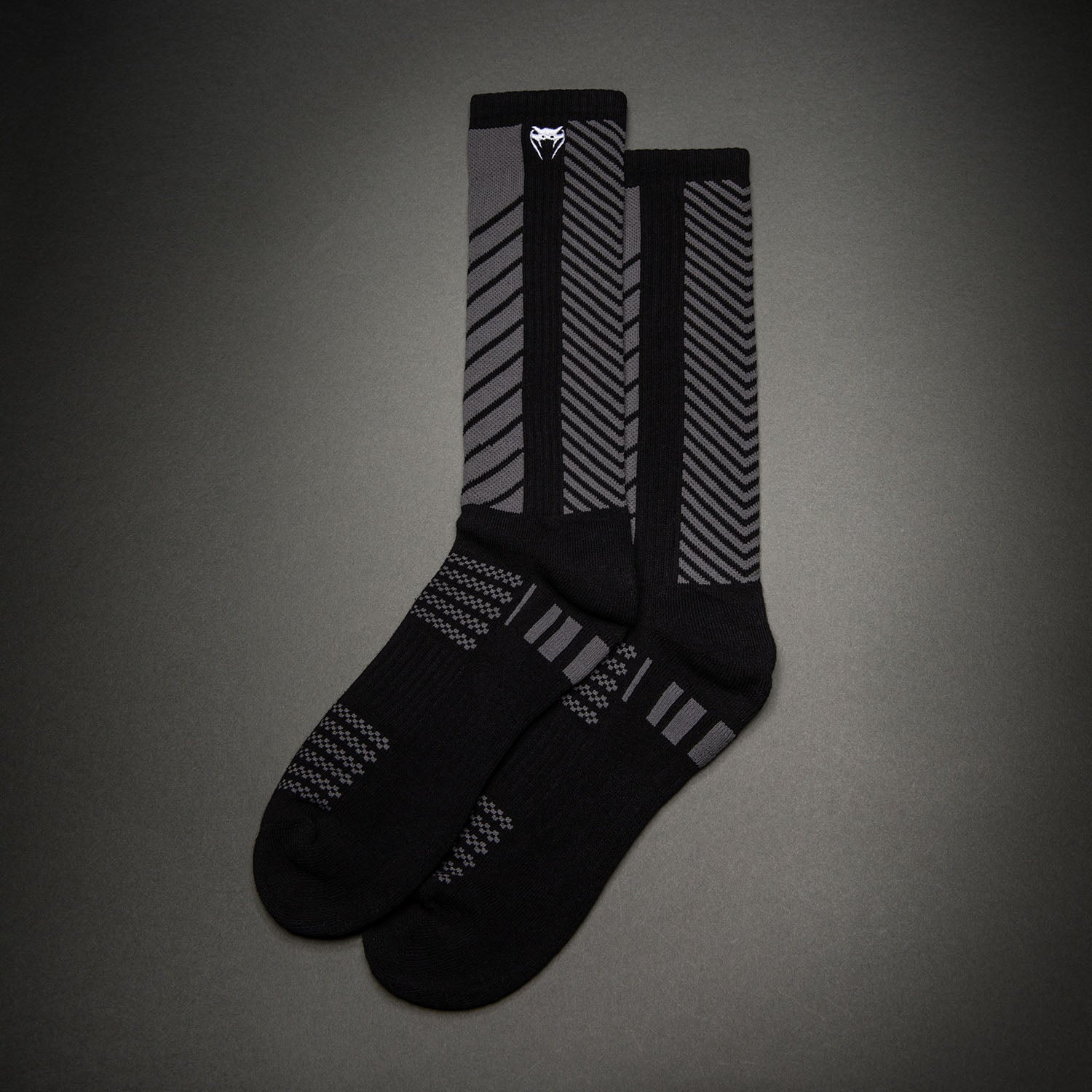 venum-vector-crew-socken-schwarz-grau image 1
