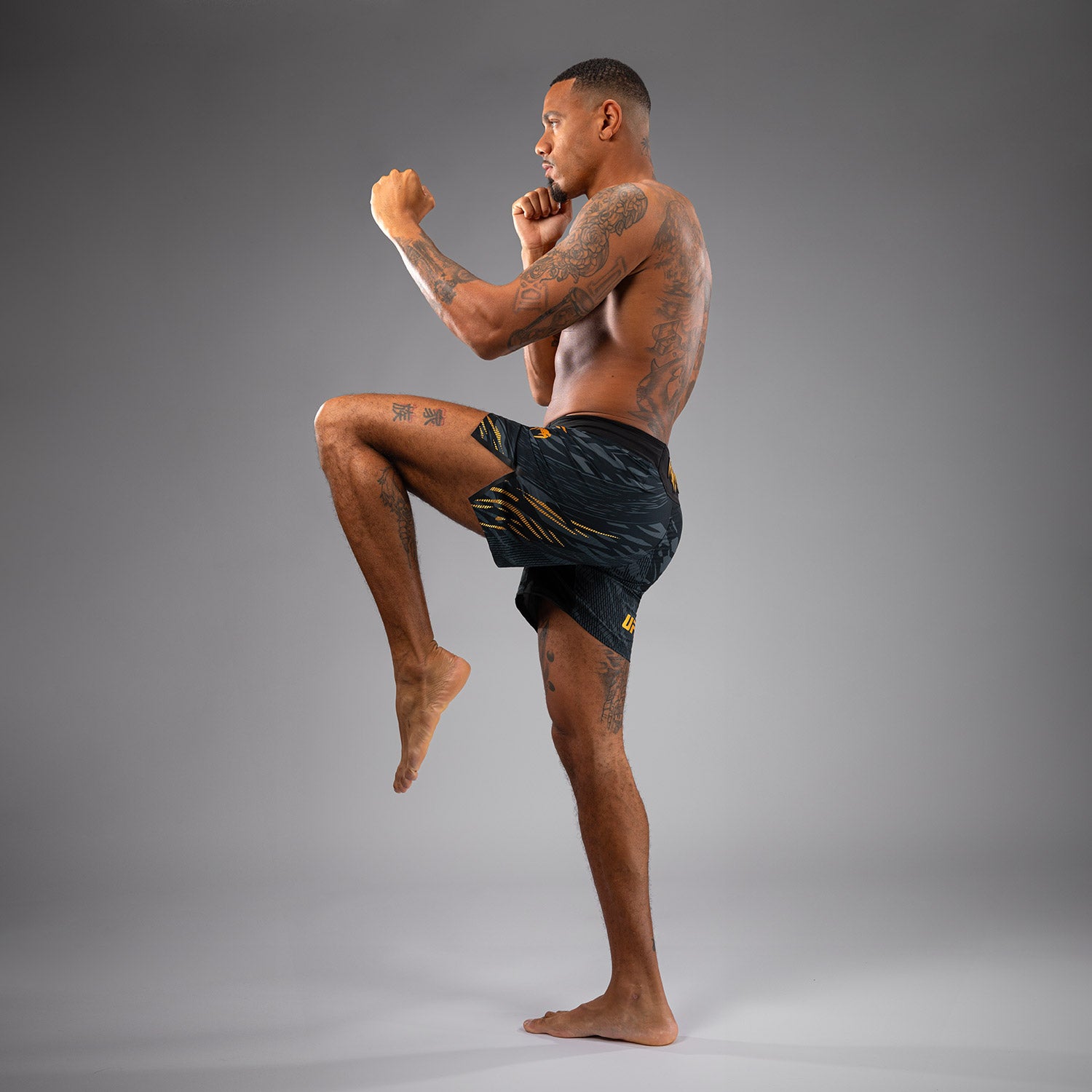 ufc-fusion-by-venum-authentic-fight-night-fight-short-champion-schwarz-gold image 3