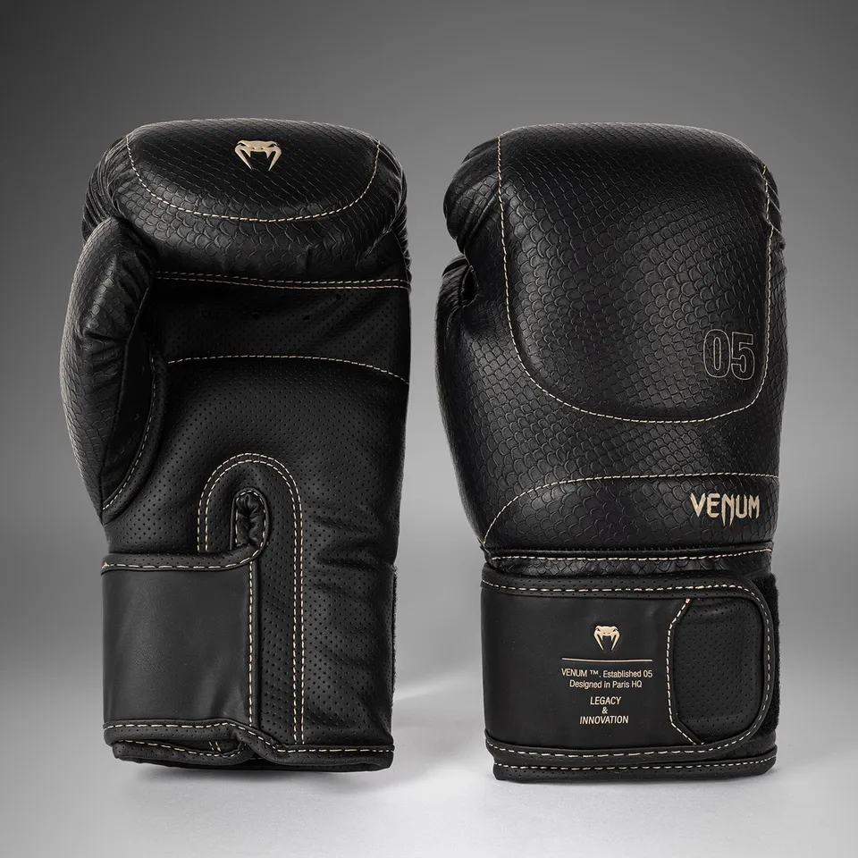 venum-impact-evo-scales-boxhandschuhe-schwarz image 1