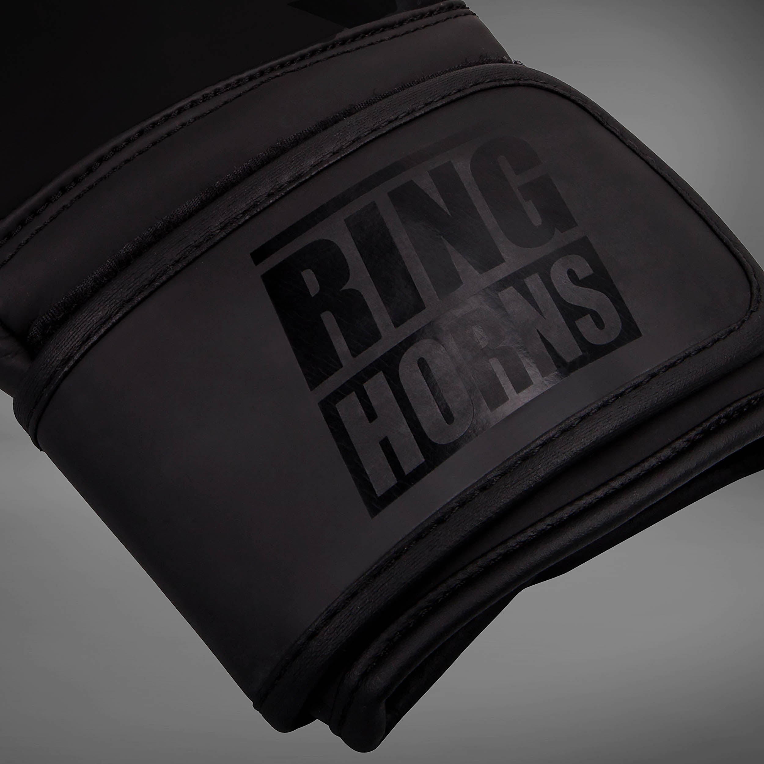 ringhorns-charger-by-venum-boxhandschuhe-schwarz-schwarz image 3