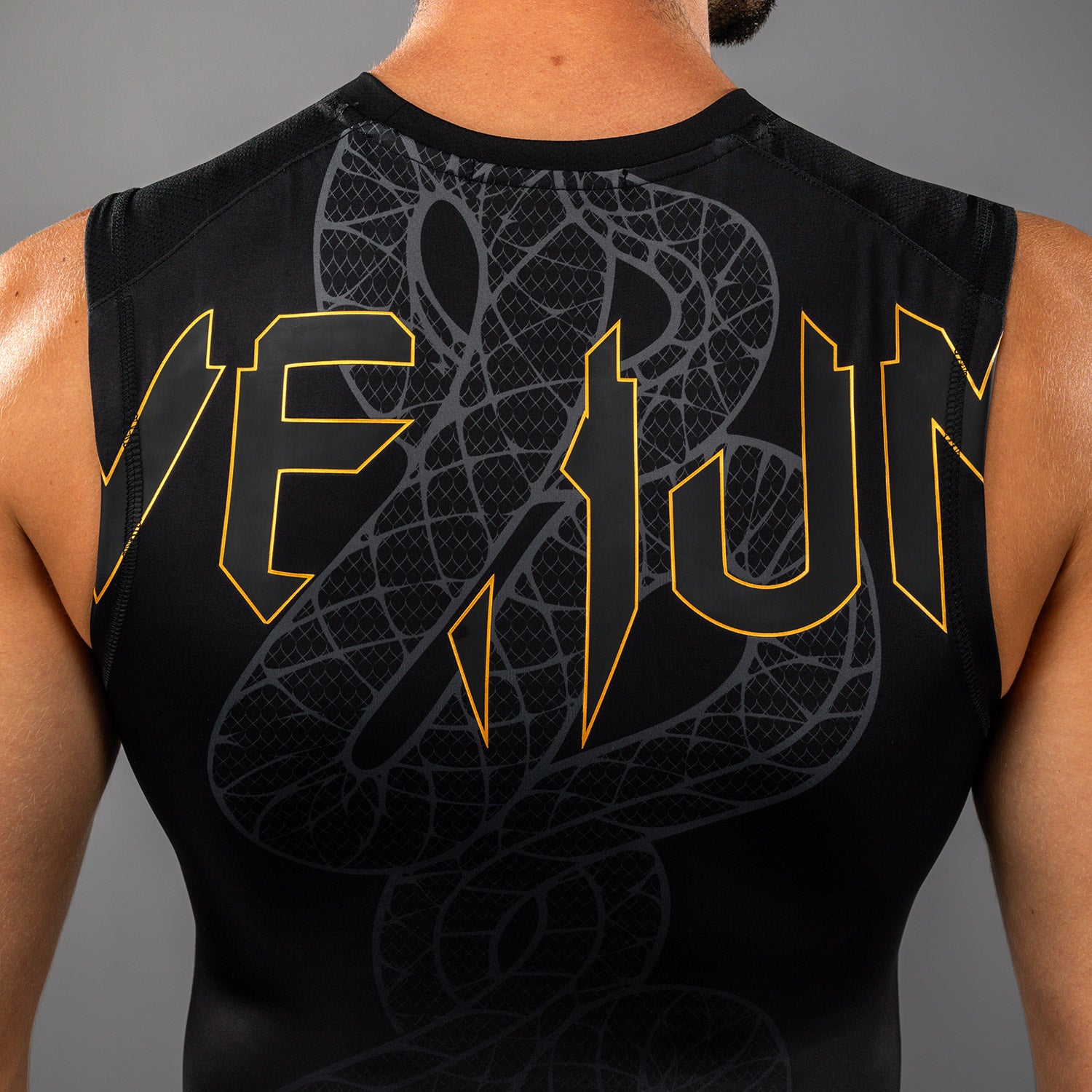 venum-serpenti-rmelloses-rashguard-herren-schwarz-silber-gold image 5