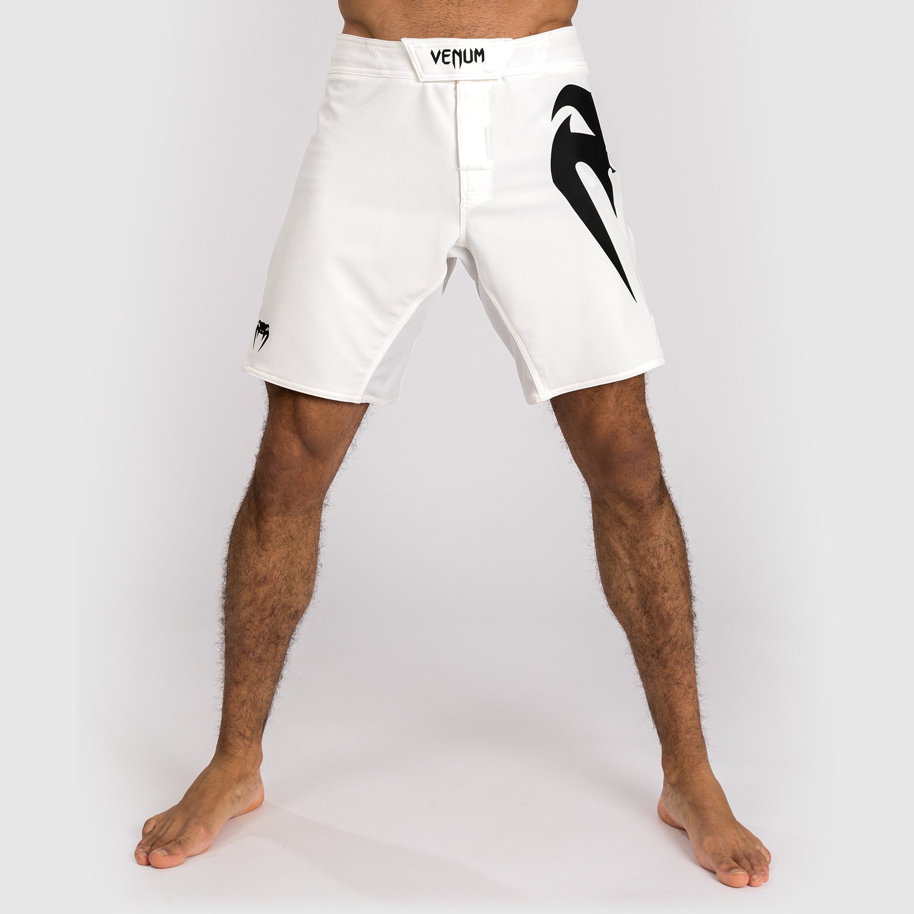 venum-light-5-0-fight-shorts-herren-wei-schwarz image 4