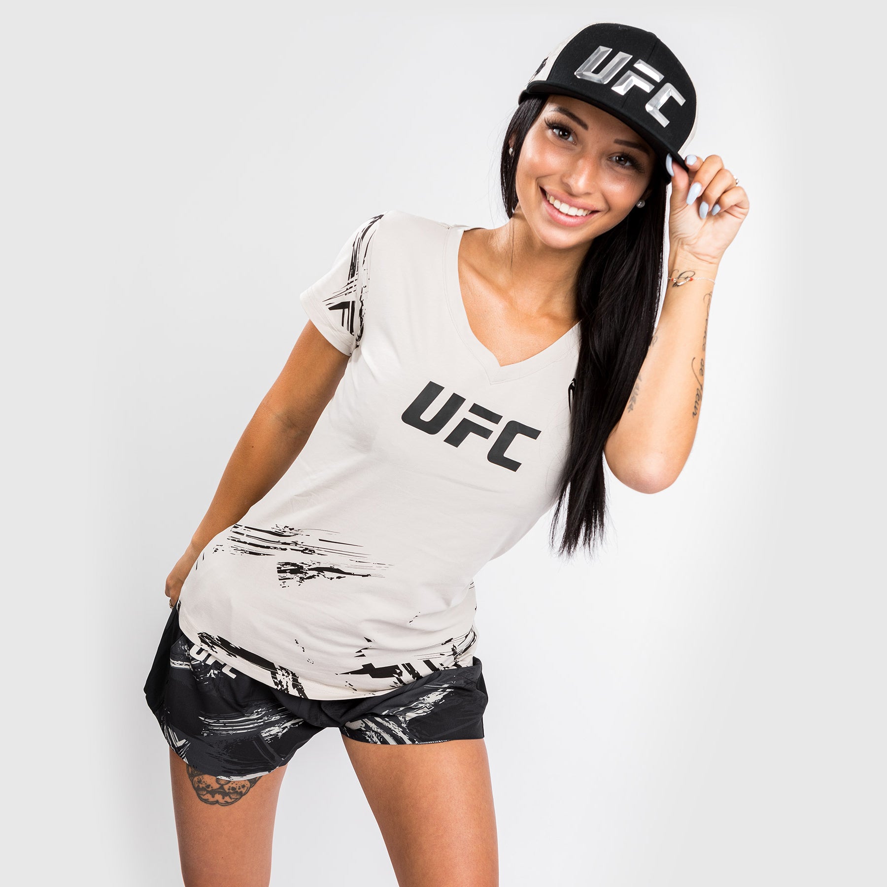 ufc-venum-authentic-fight-week-2-0-t-shirt-damen-sand image 1
