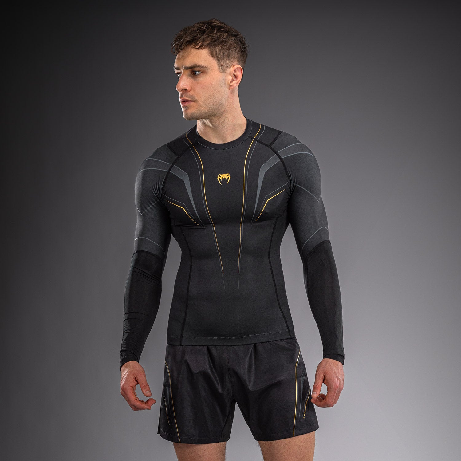 venum-streamline-langarm-rashguard-schwarz-gold image 1