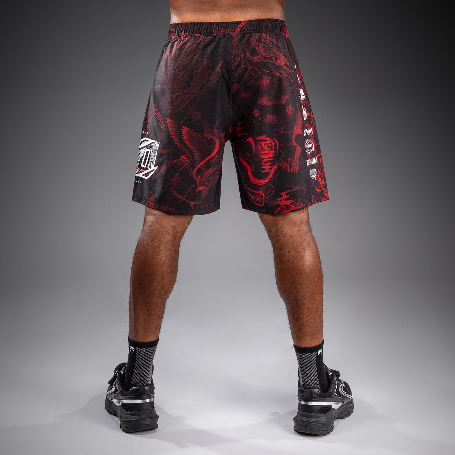 venum-20th-anniversary-trainingsshorts-schwarz-rot image 4