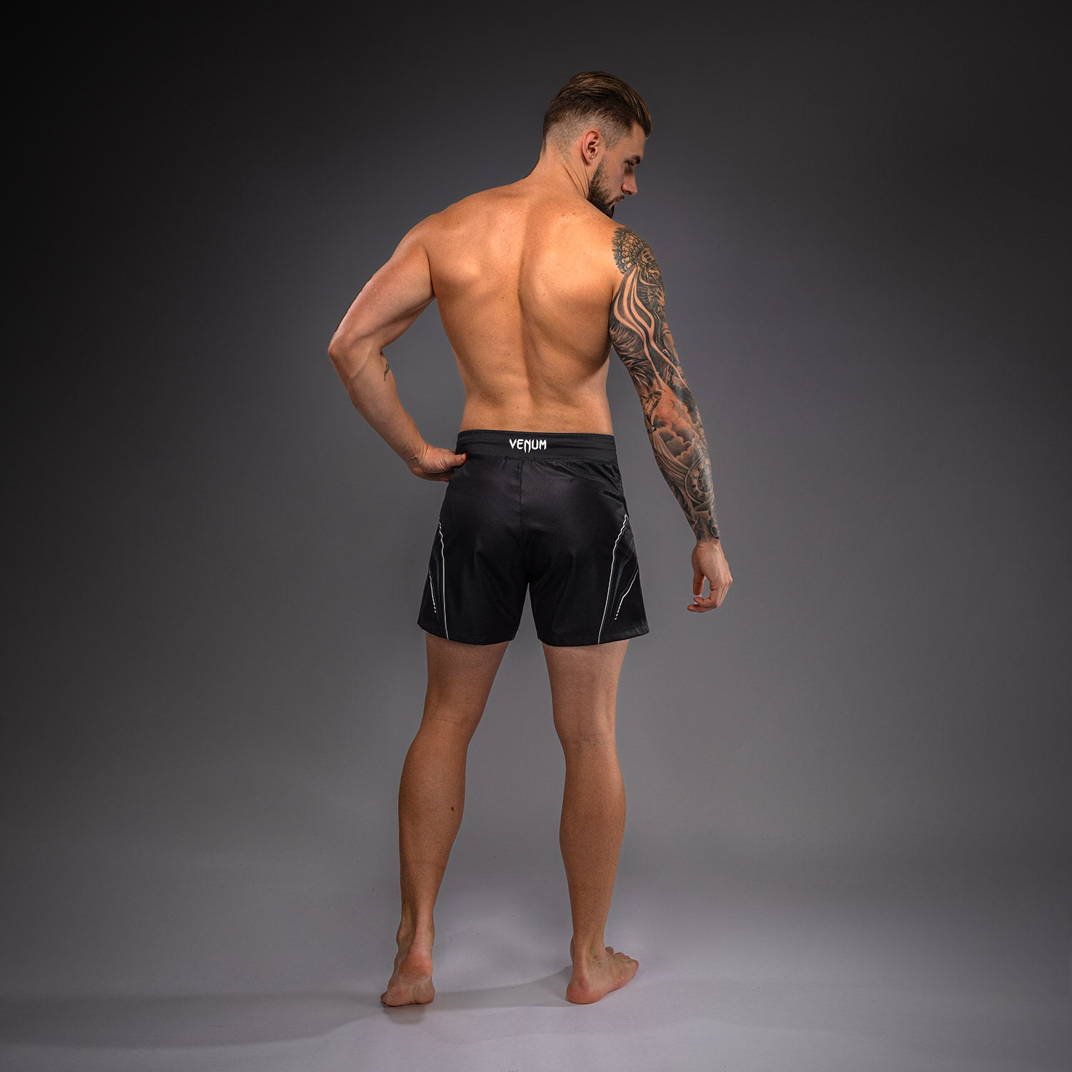 venum-streamline-fightshorts-schwarz-wei-herren image 4
