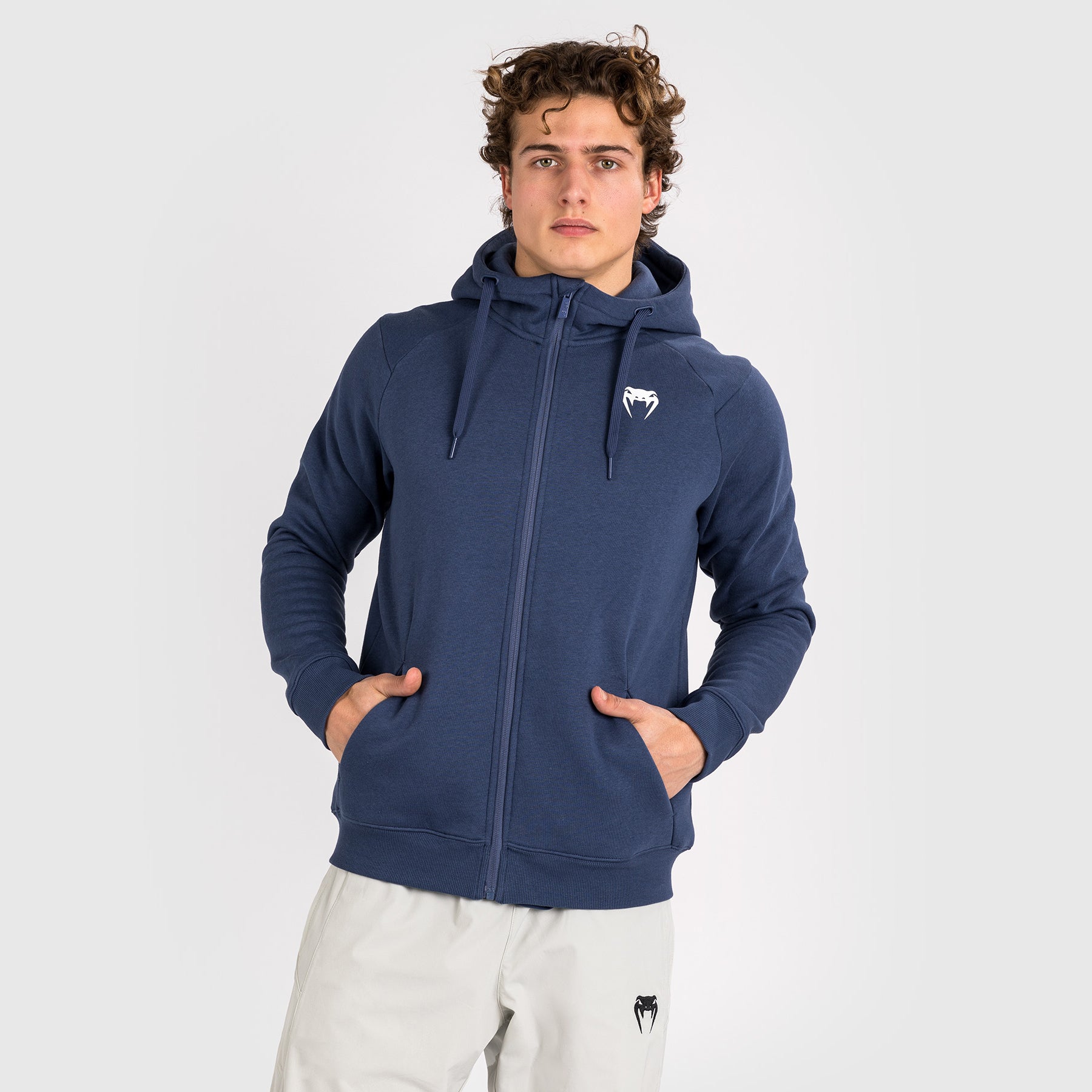 venum-strikeland-full-zip-hoodie-marineblau-herren image 1