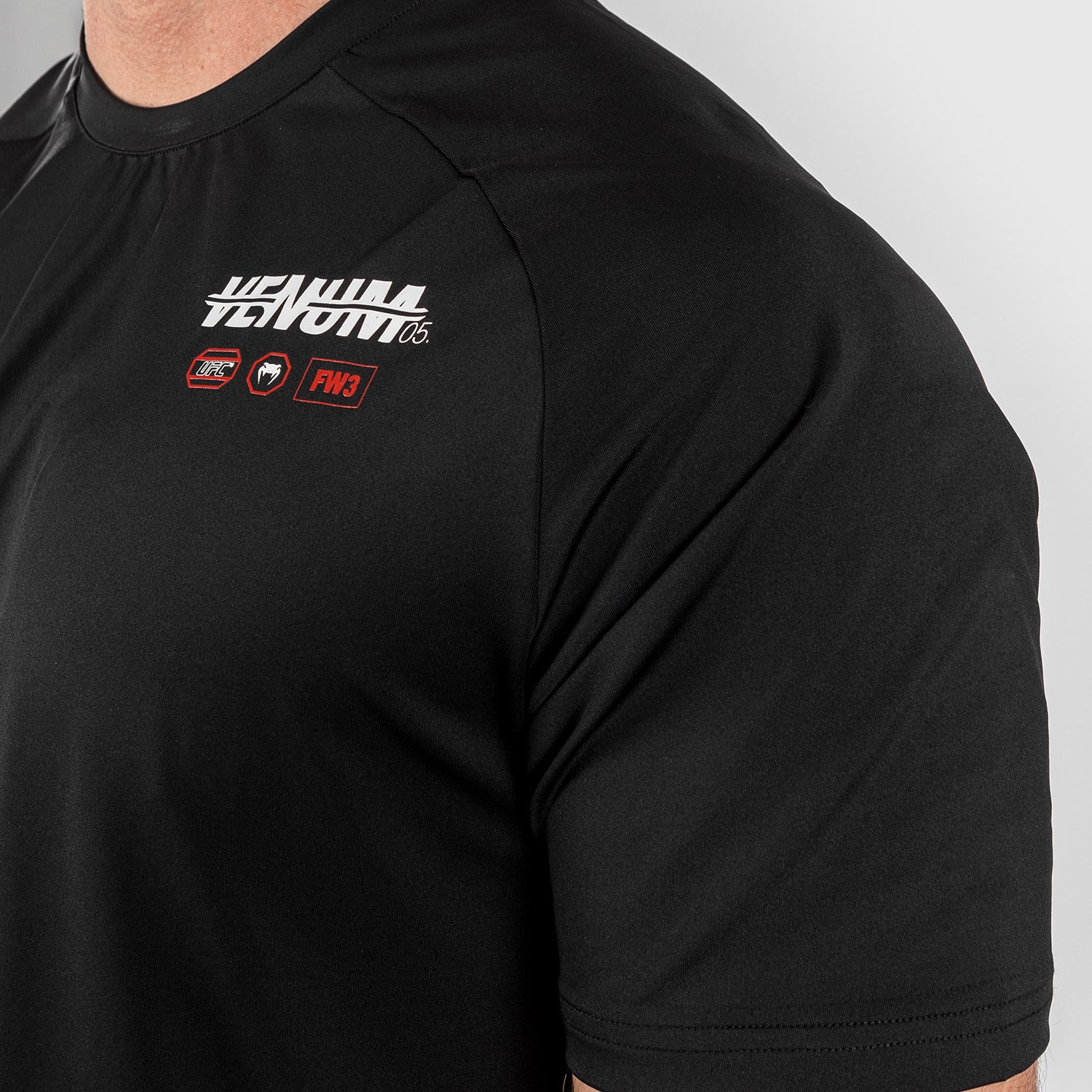 ufc-adrenaline-by-venum-fight-week-dry-tech-t-shirt-herren-schwarz image 6