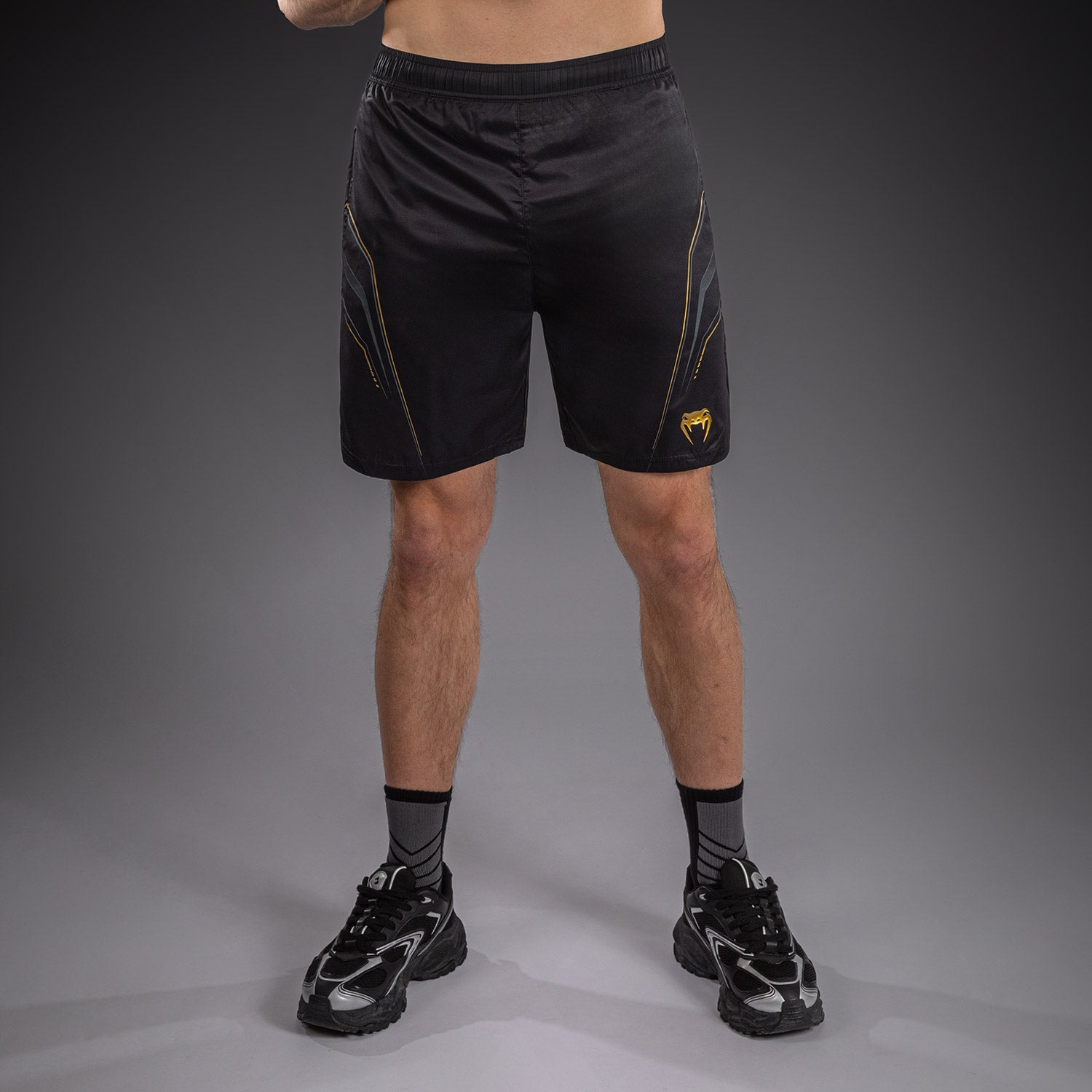 venum-streamline-trainingsshorts-schwarz-gold image 1