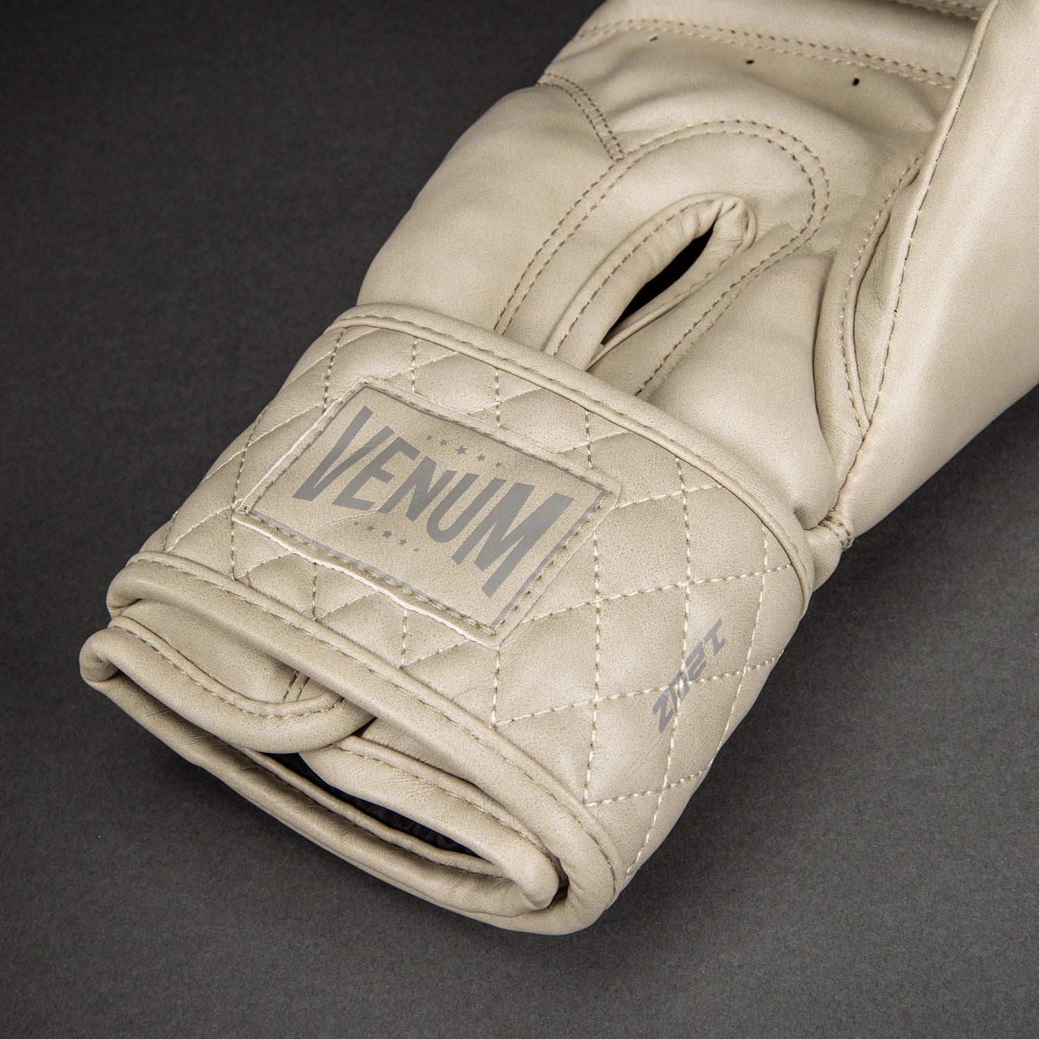 venum-impact-classic-boxhandschuhe-elfenbein image 4