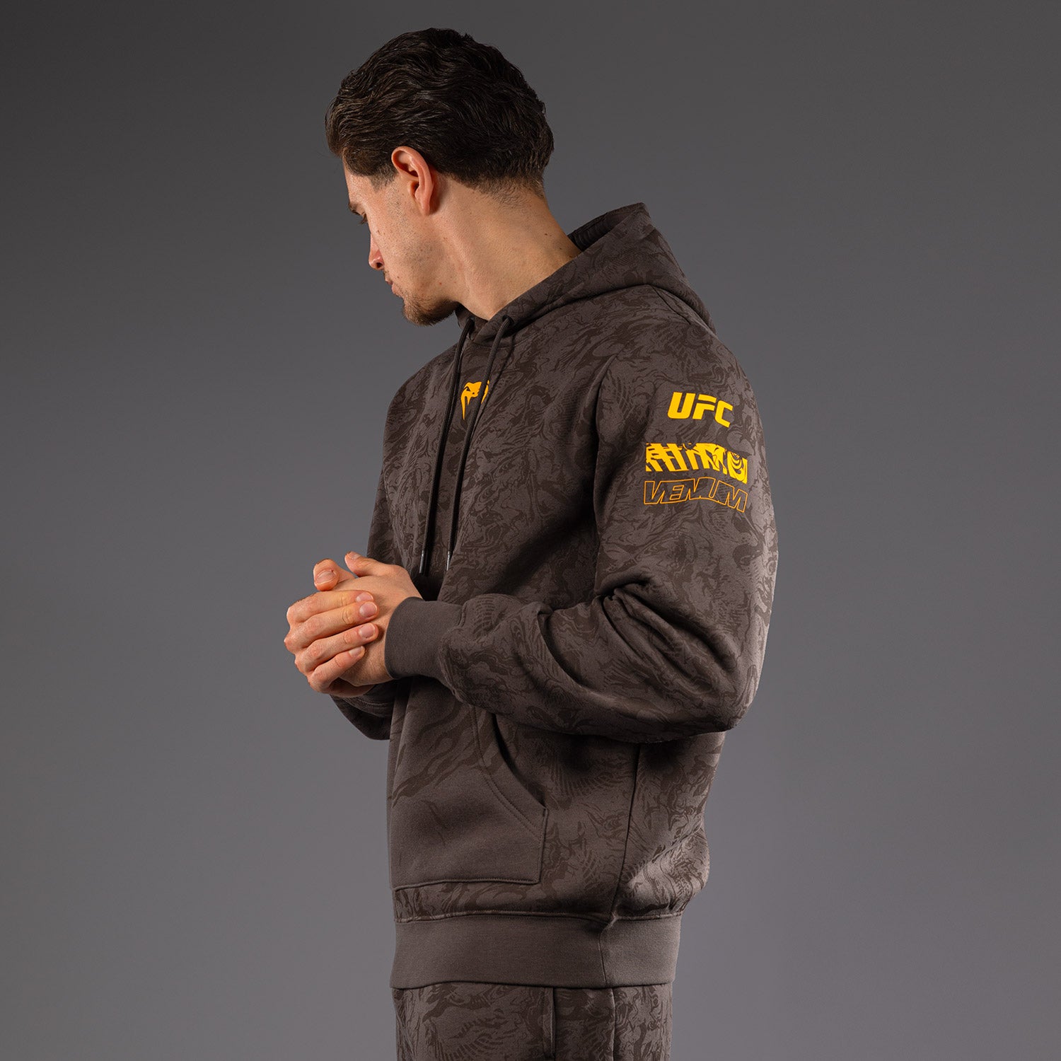 venum-ufc-fusion-by-venum-fight-week-herren-pullover-hoodie-erdiges-braun image 3