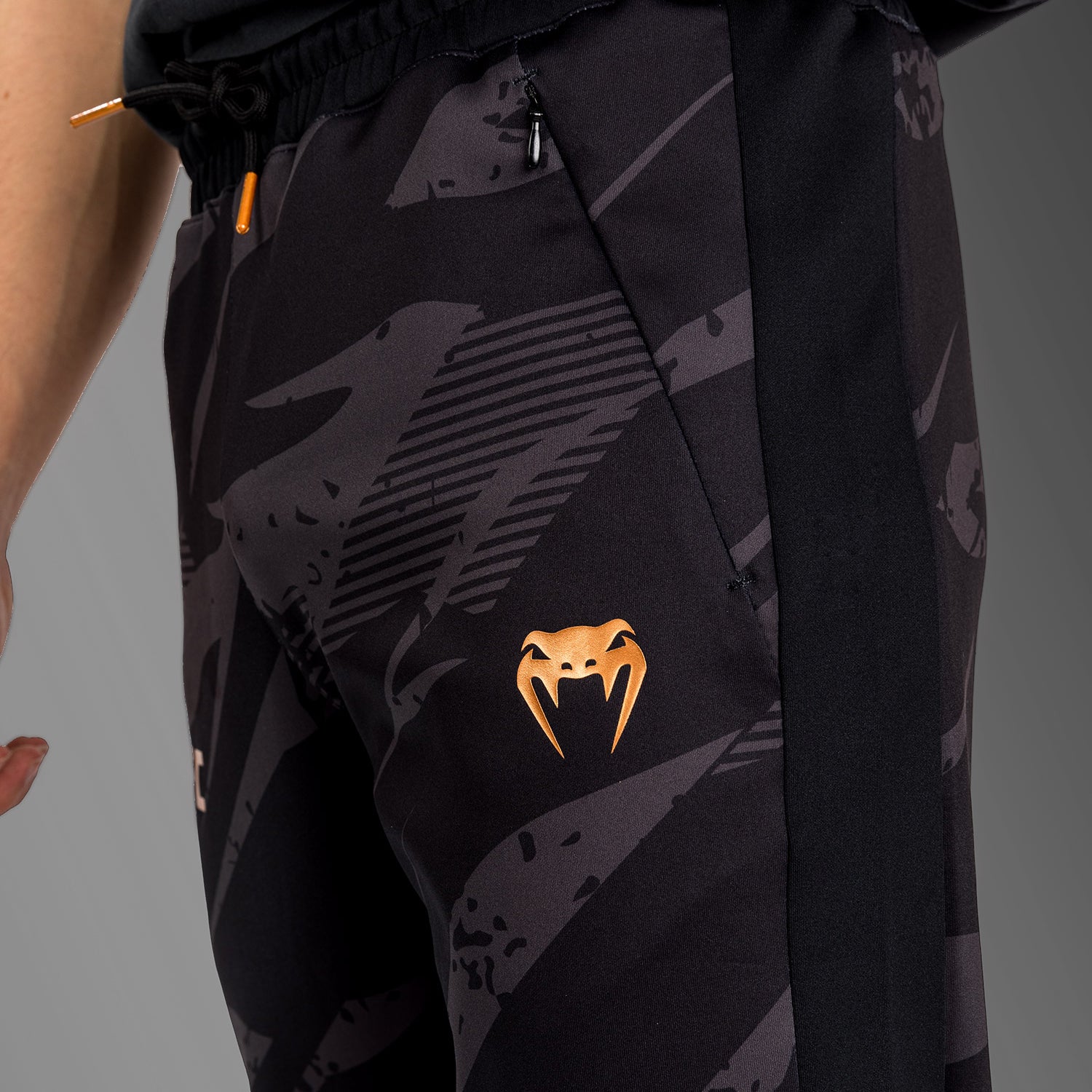 venum-ufc-adrenaline-by-venum-fight-week-hose-herren-urban-camo image 6