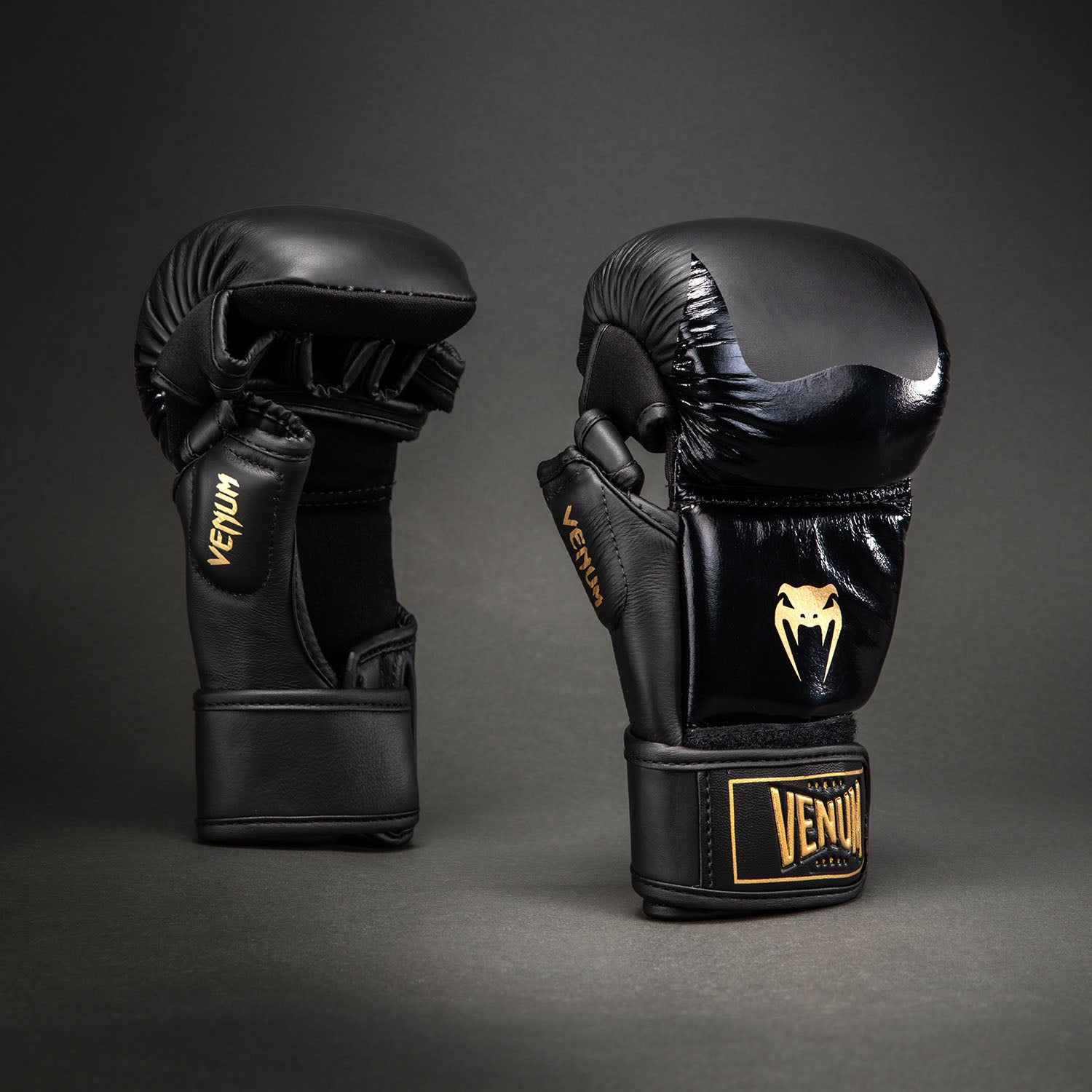venum-attack-2-0-mma-sparringhandschuhe-leder-schwarz-gold image 1