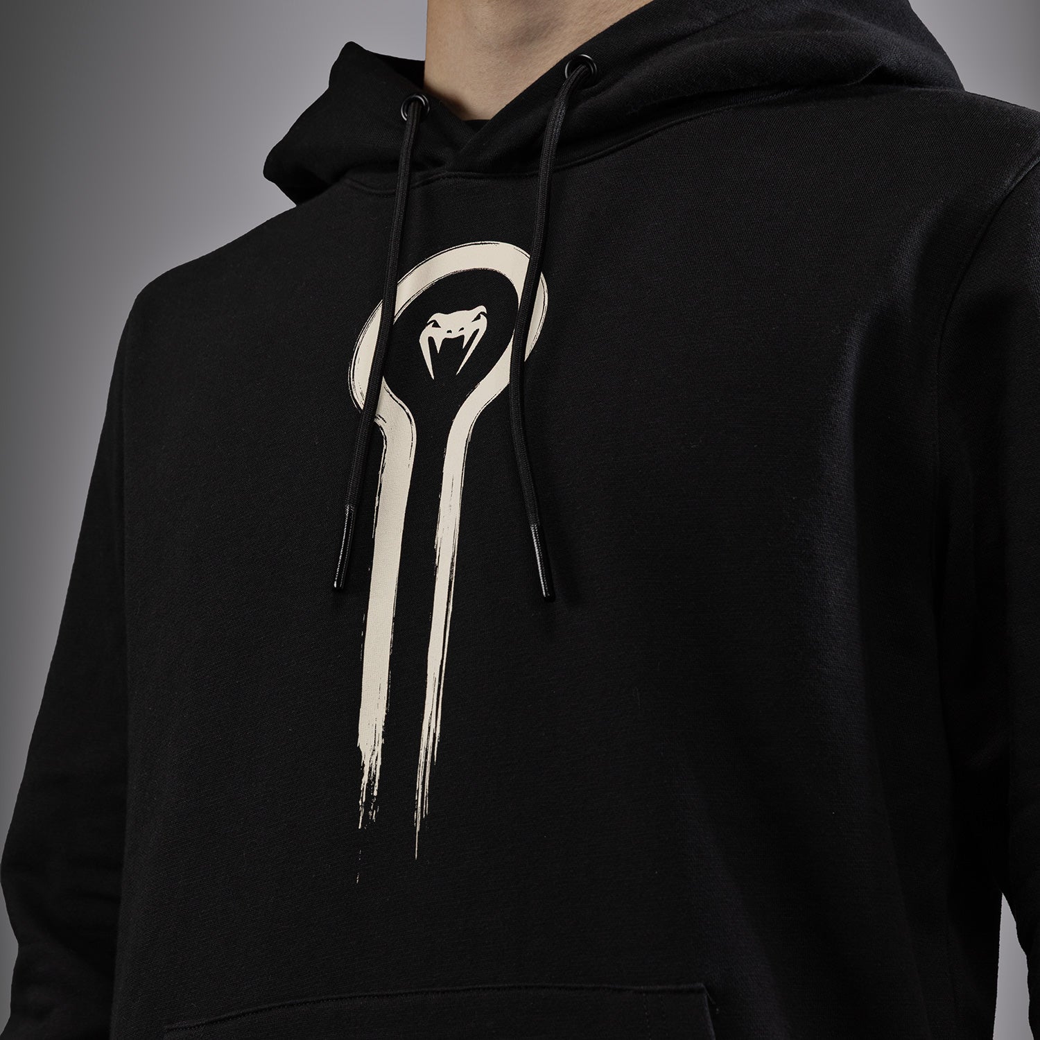 venum-x-assassin-s-creed-shadows-kapuzenpulli-schwarz image 8