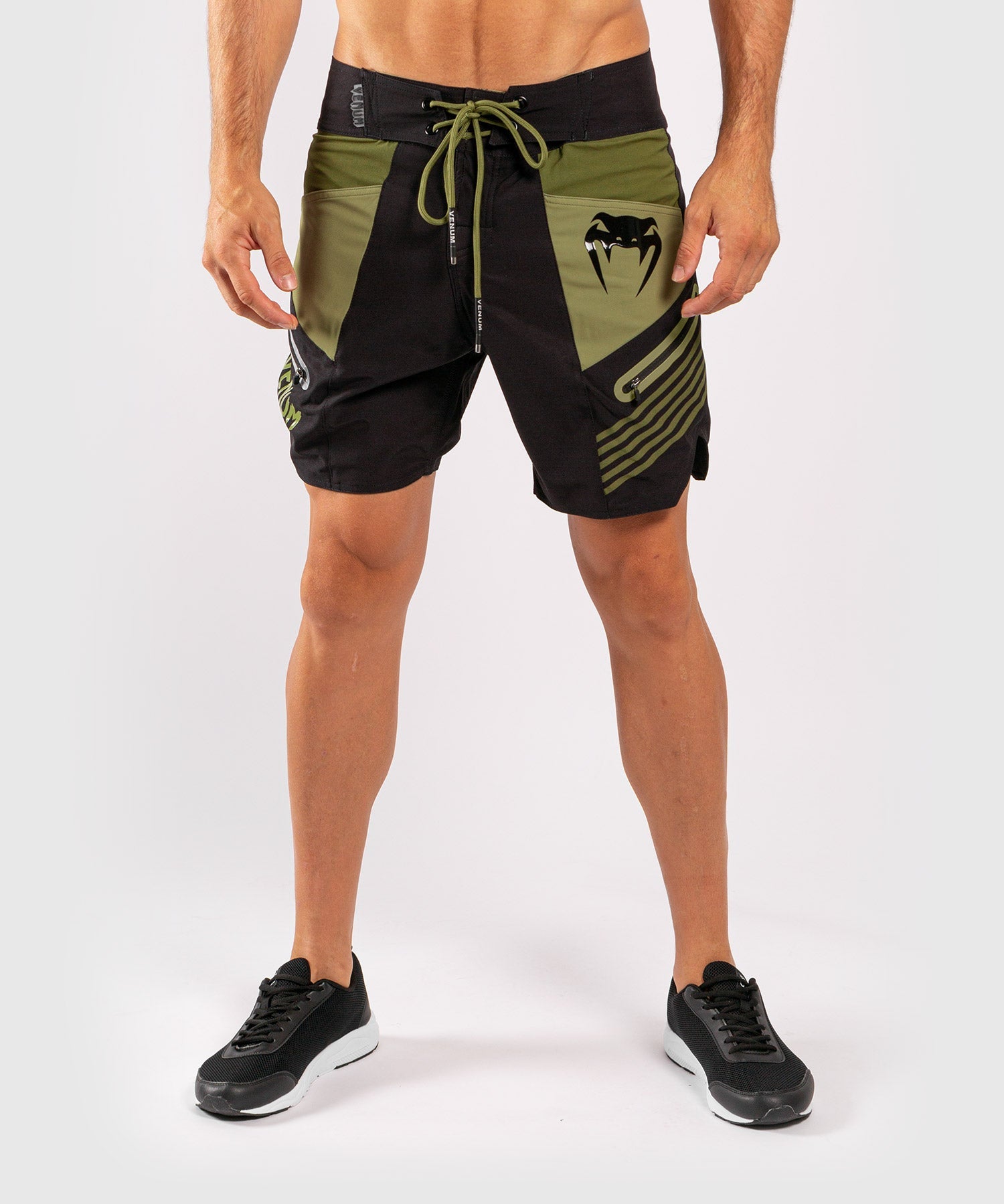 venum-cargo-badeshorts-schwarz-gr-n image 1