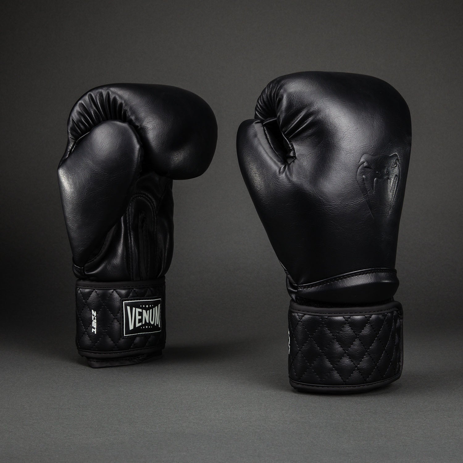 venum-impact-classic-boxhandschuhe-schwarz image 2