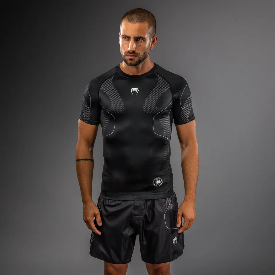 venum-nexus-kurzarm-rashguard-schwarz-silber-f-r-herren image 1