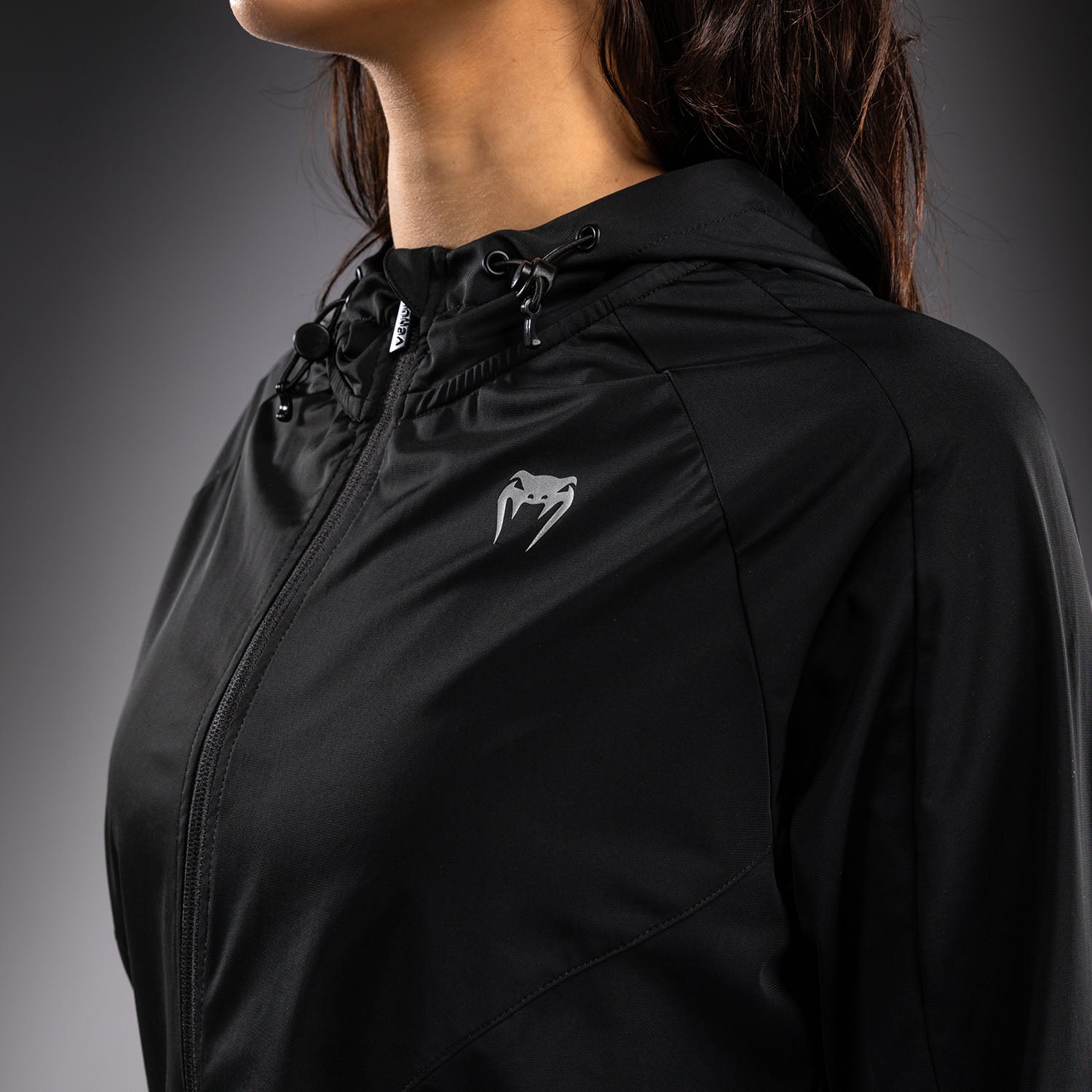 venum-contender-aero-trainingsjacke-damen-schwarz-mit-kapuze image 7
