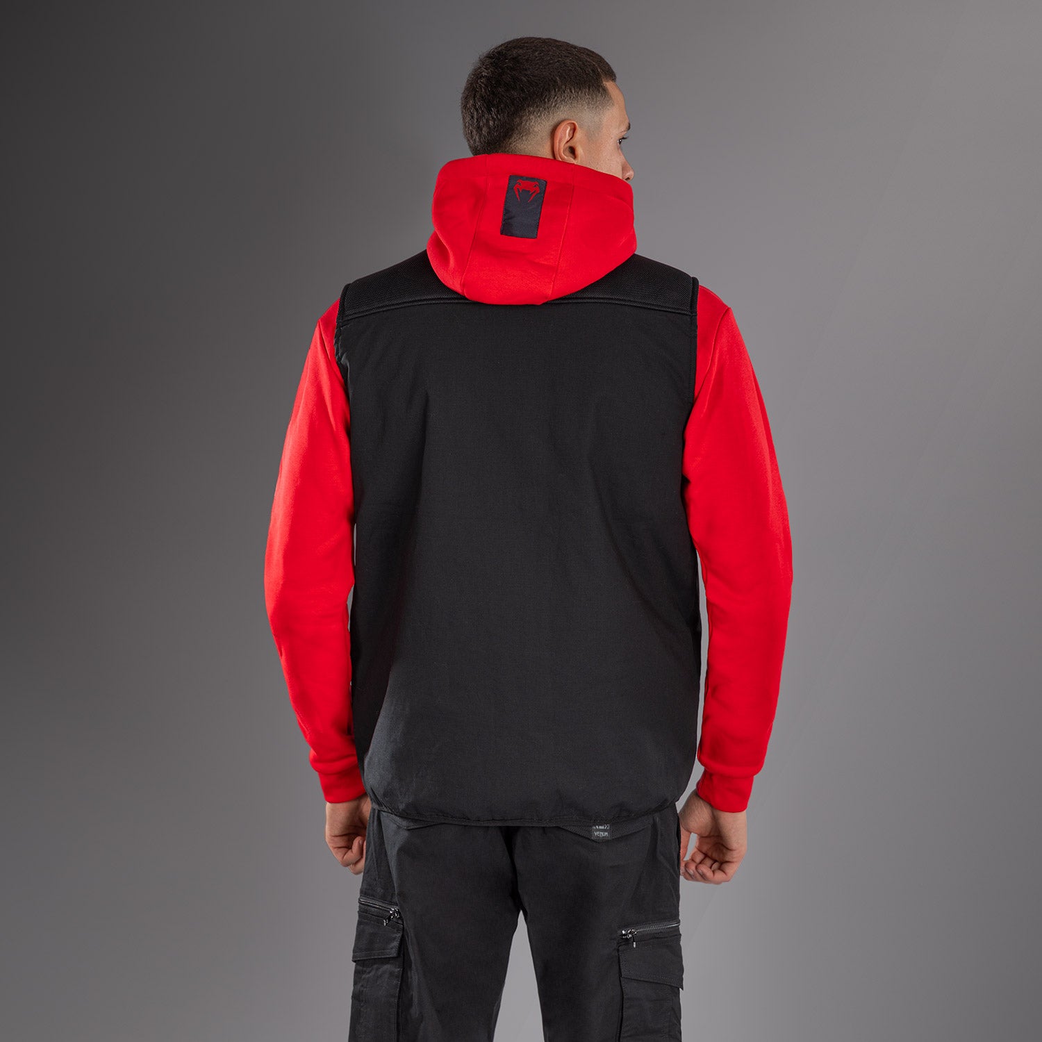 venum-altitude-rmellose-daunenjacke-schwarz image 4