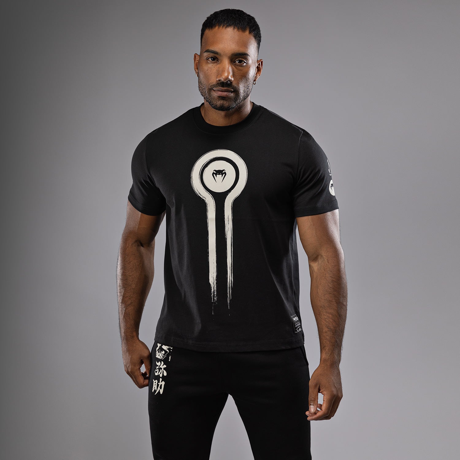 venum-x-assassin-s-creed-shadows-t-shirt-schwarz image 1