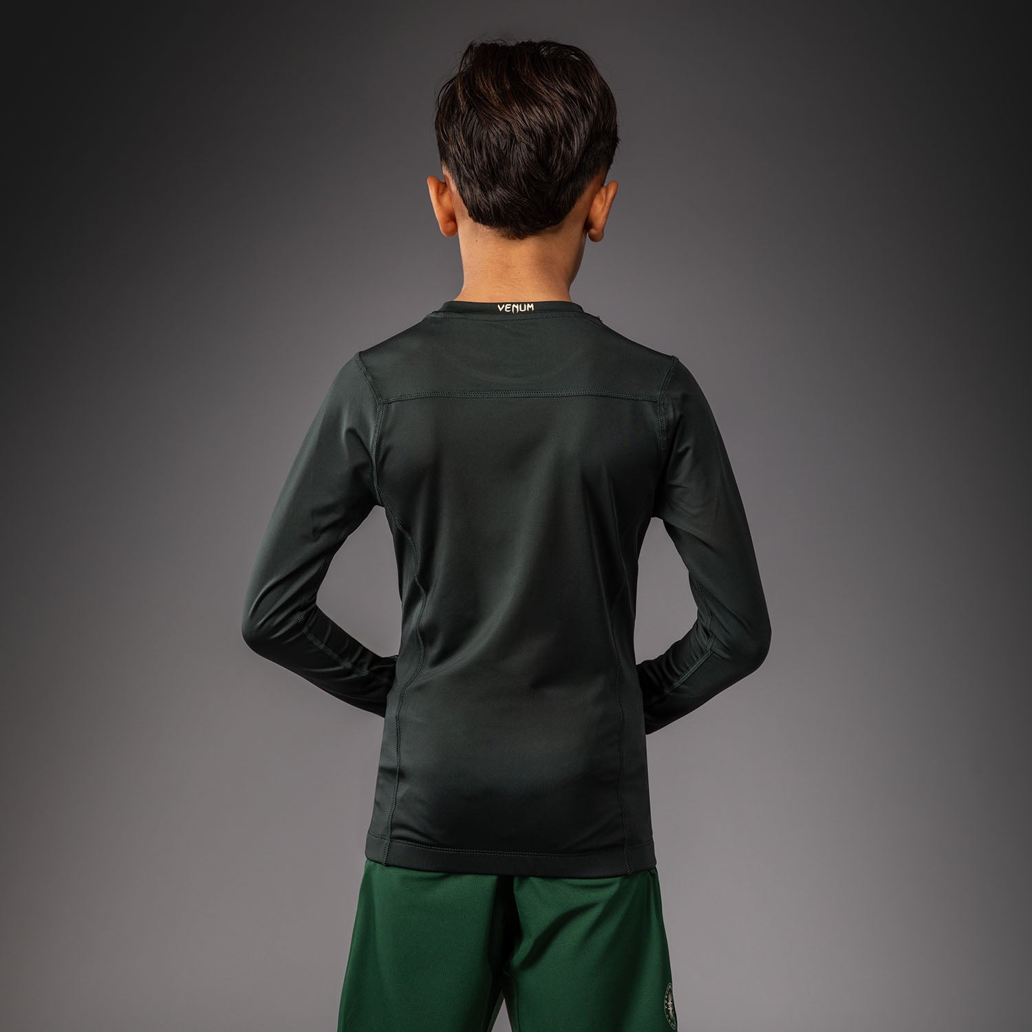 venum-attack-kids-langarm-rashguard-waldgr-n-off-white image 3