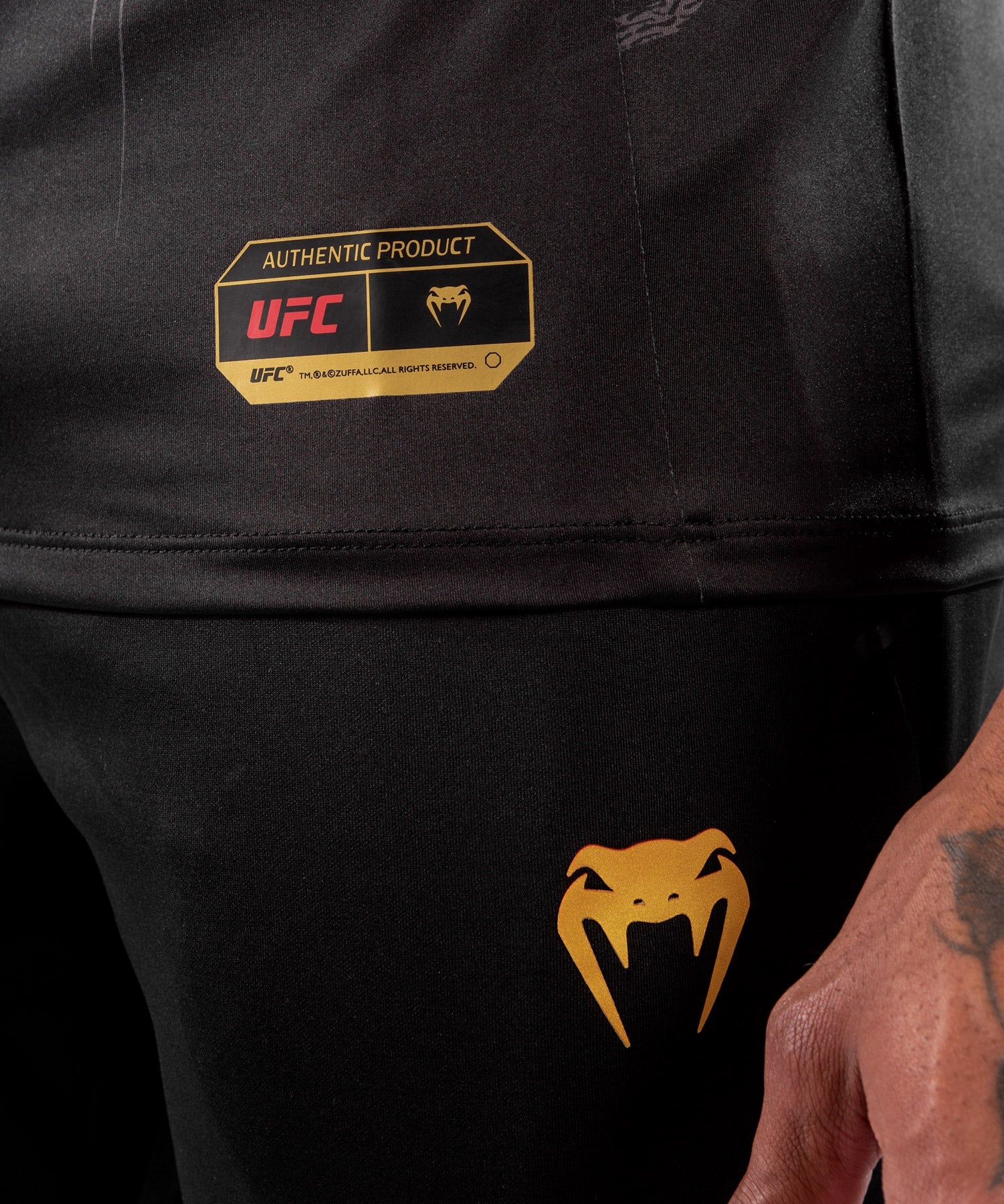 ufc-venum-authentic-fight-night-herren-walkout-trikot-champion image 7