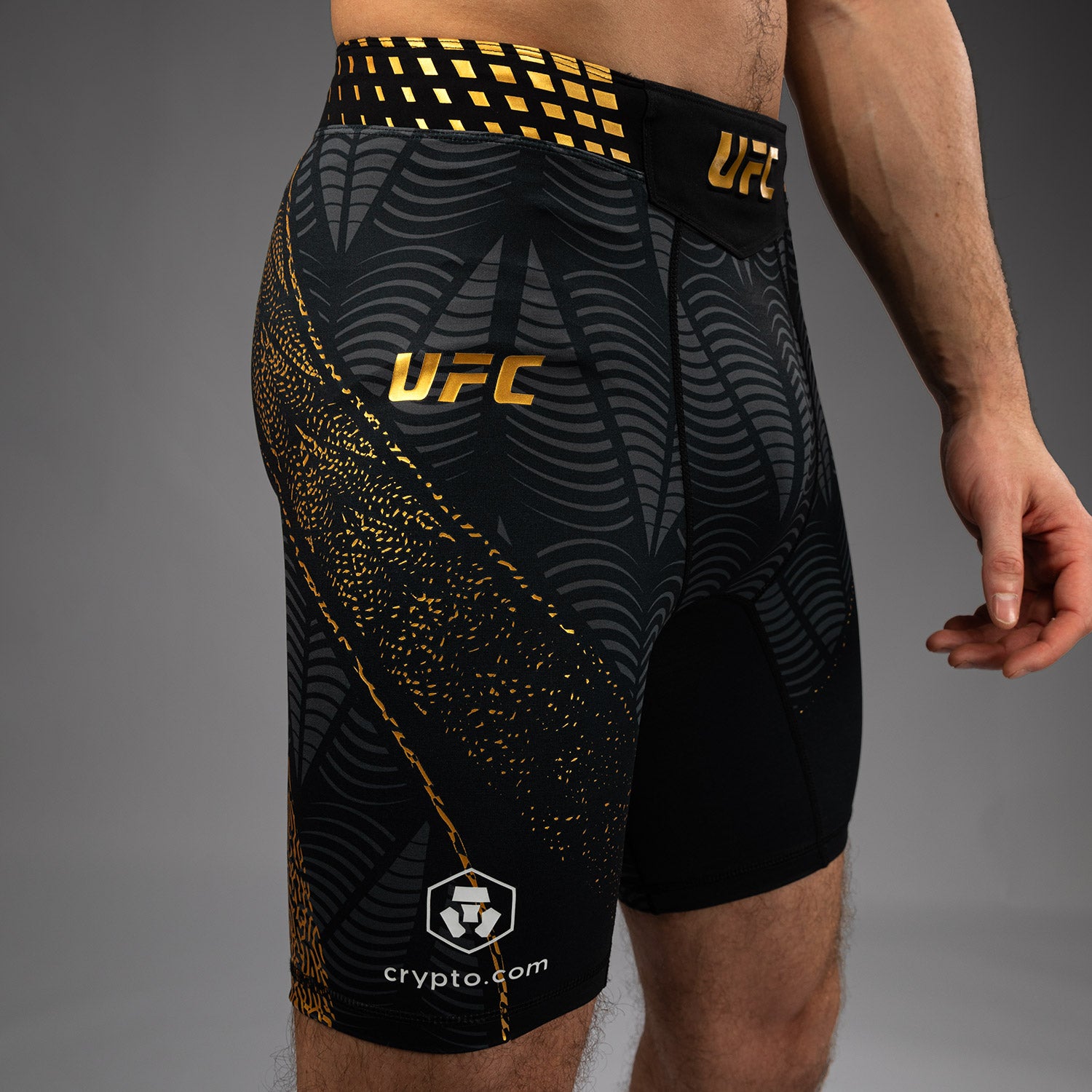 ufc-zenith-by-venum-authentic-fight-night-vale-tudo-shorts-herren-champion image 4