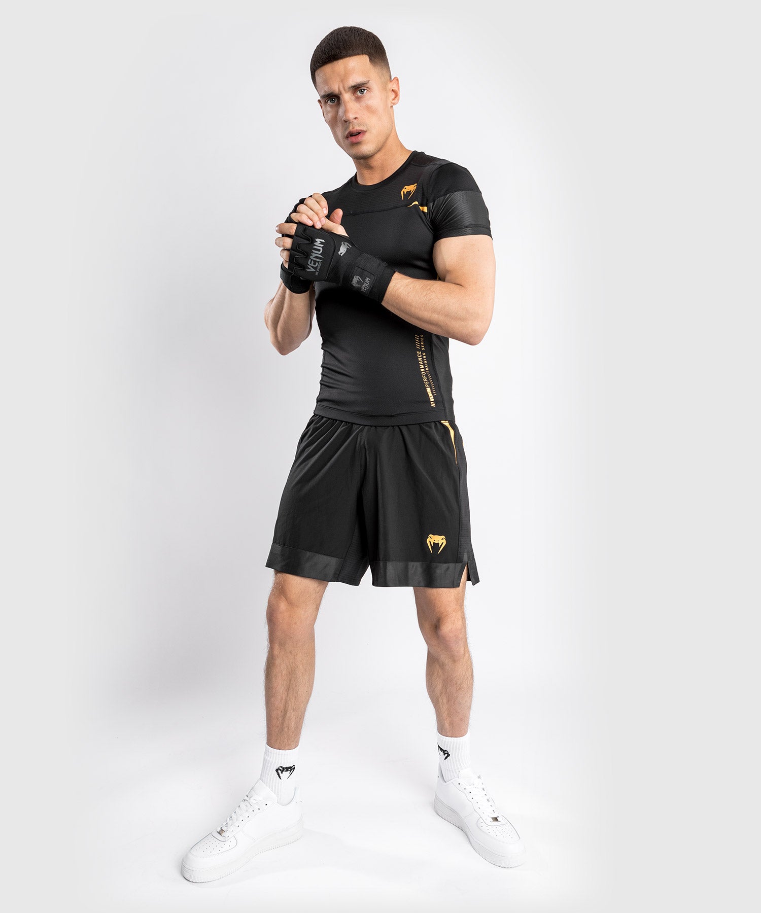 venum-tempest-2-0-kompressionsshirt-kurzarm-schwarz-gold image 2