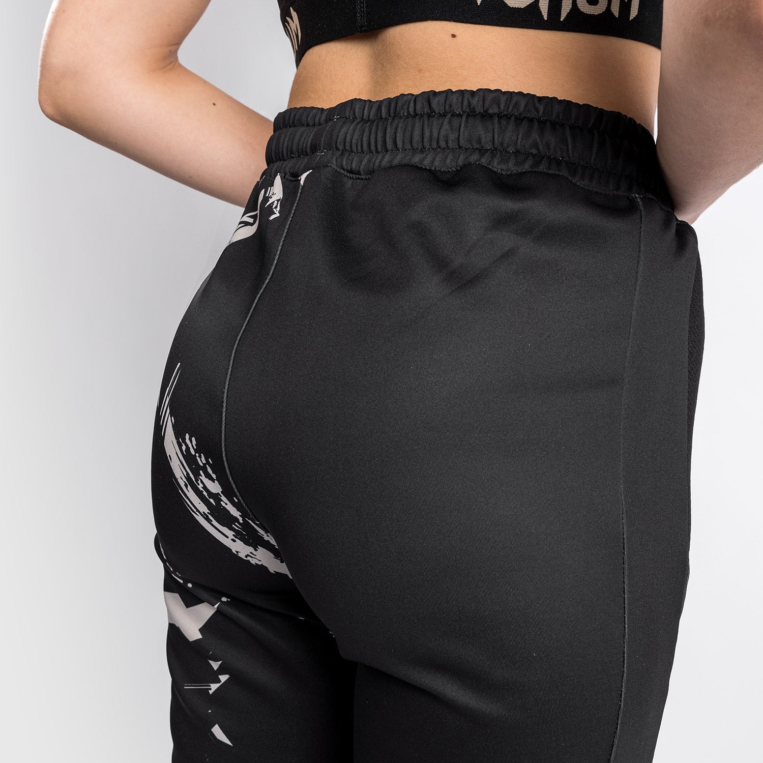 ufc-venum-authentic-fight-week-2-0-damen-jogginghose-schwarz-sand image 5