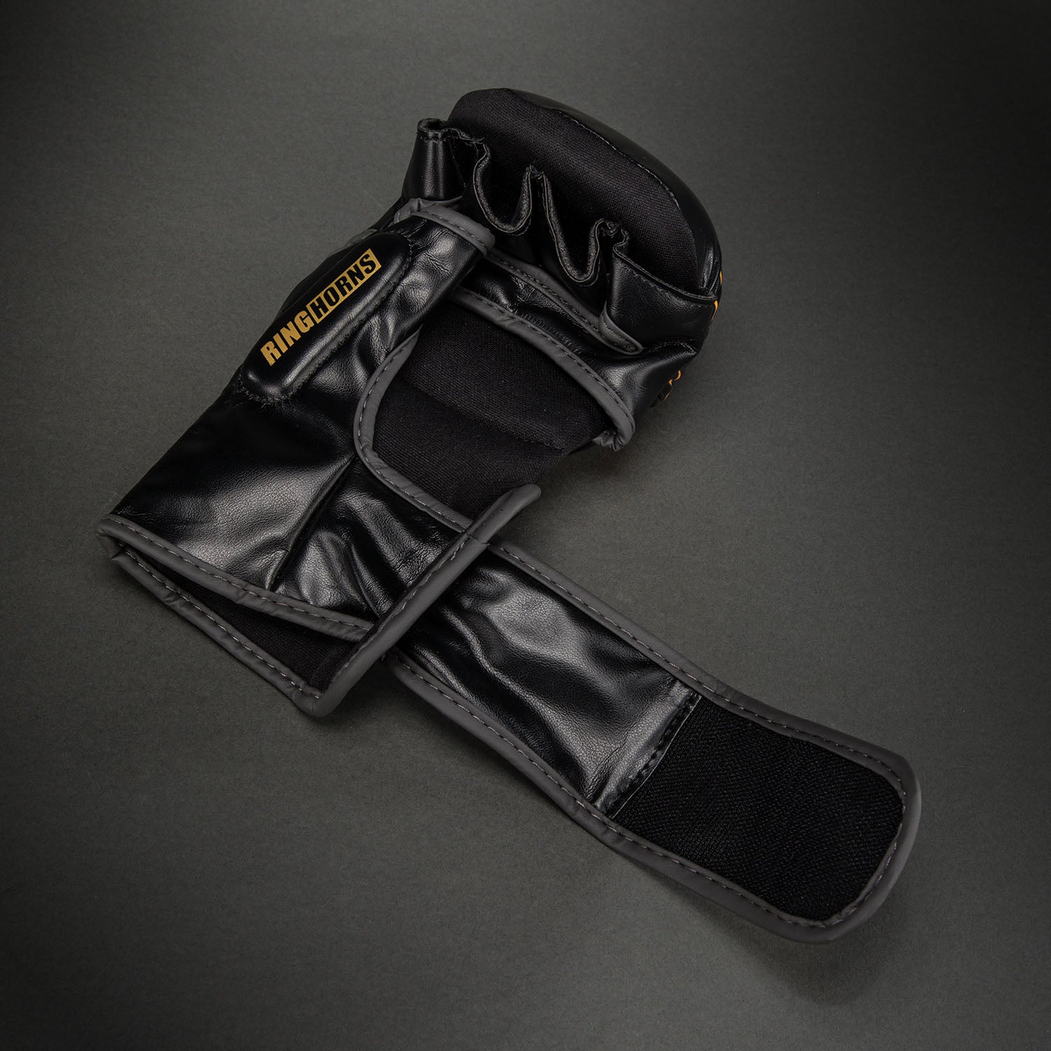 ringhorns-charger-by-venum-mma-sparringhandschuhe-schwarz-gold image 4