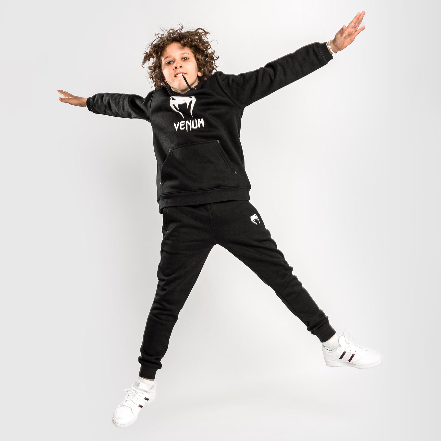 venum-classic-kapuzenpullover-kinder-schwarz image 3