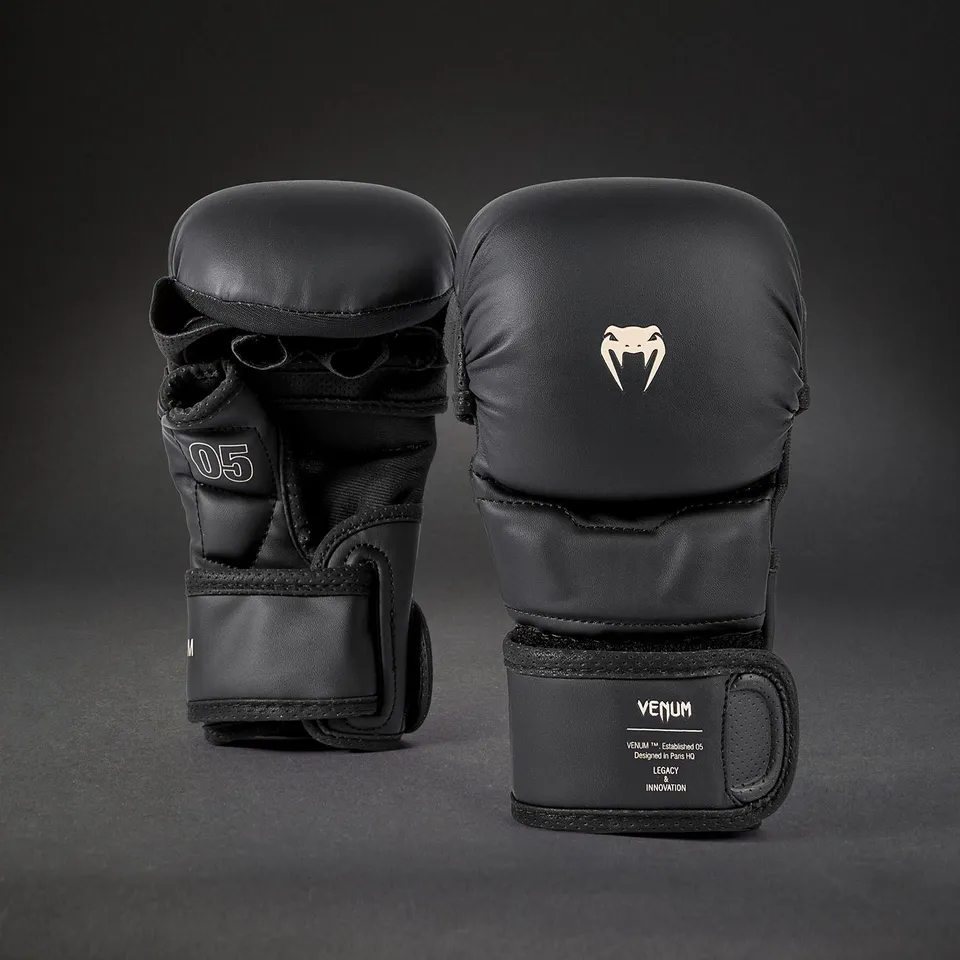 venum-impact-evo-mma-sparringhandschuhe-schwarz image 1