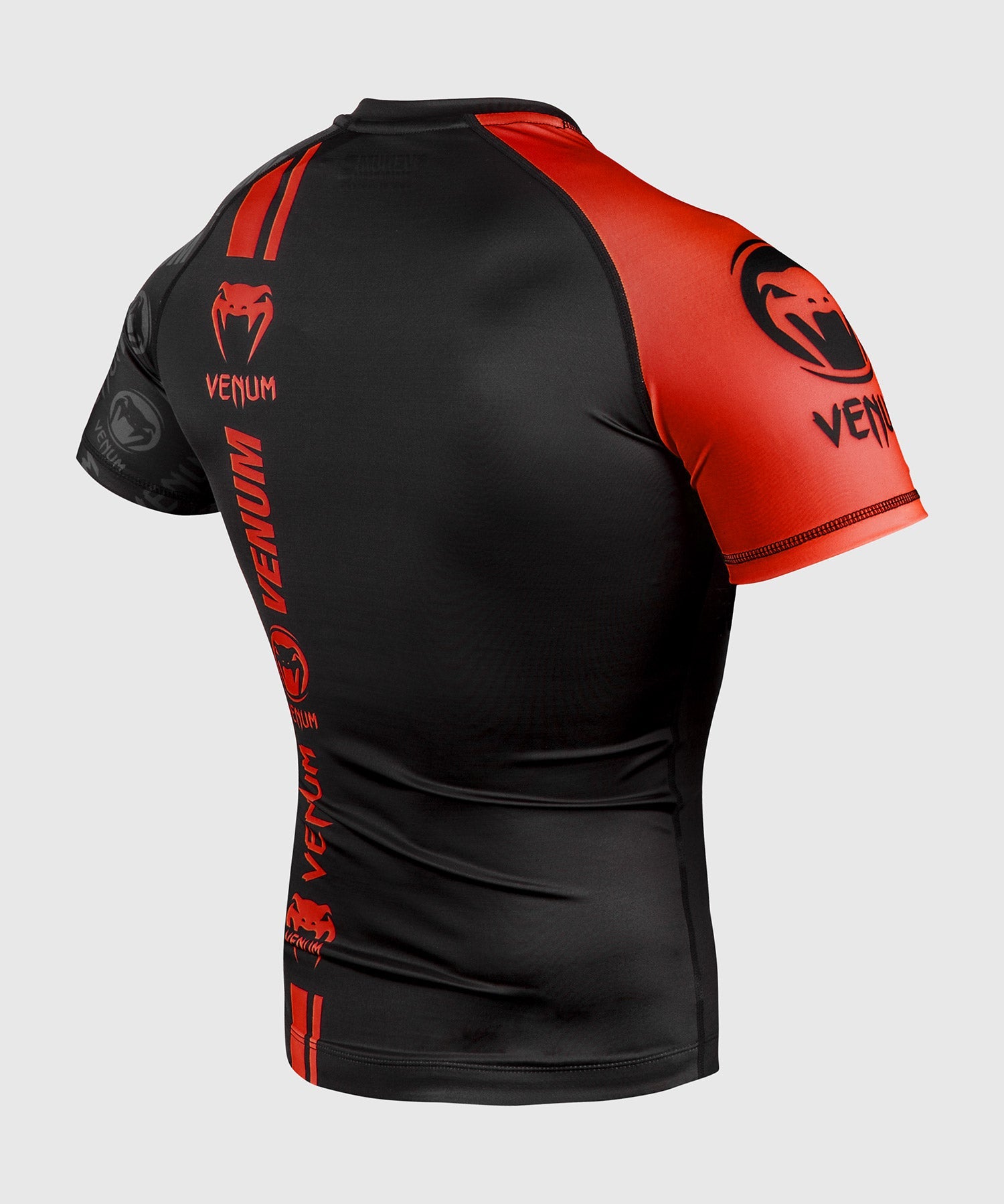 venum-logos-rashguard-kurzarm-schwarz-rot image 4