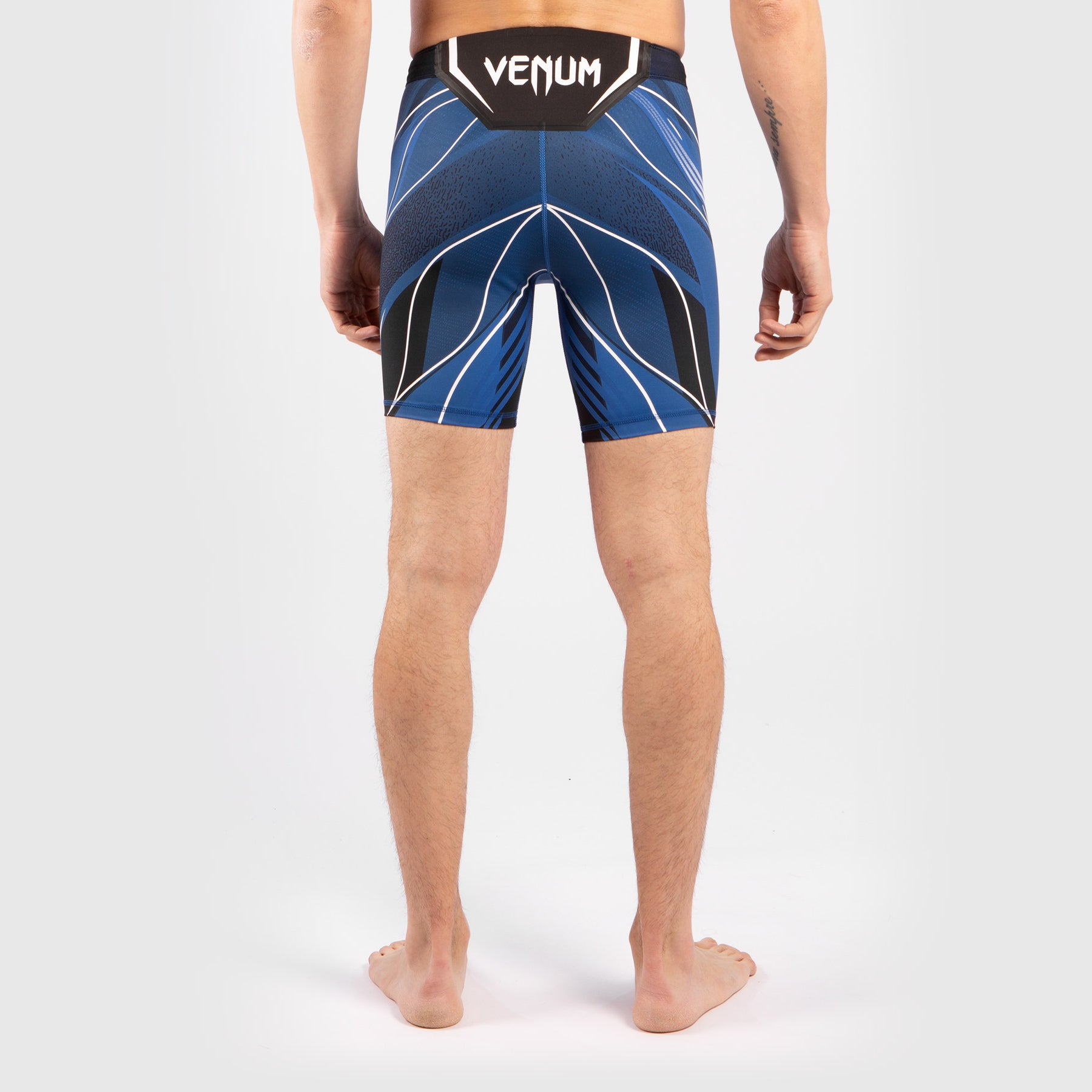 ufc-venum-authentic-fight-night-herren-vale-tudo-shorts-short-fit-blau image 4