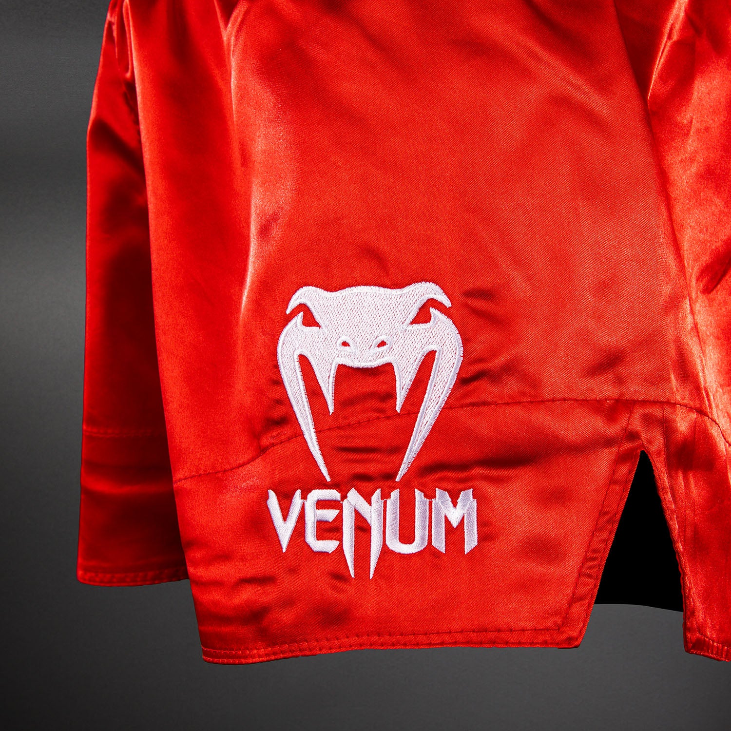 venum-classic-muay-thai-shorts-rot image 5