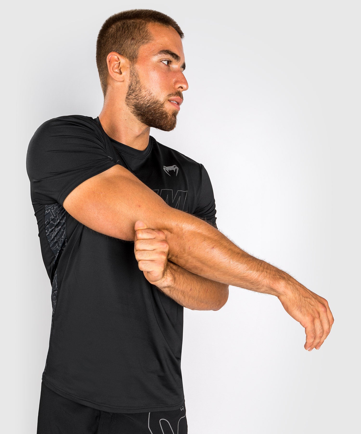 venum-classic-evo-dry-tech-t-shirt-schwarz-schwarz-reflektierend image 2