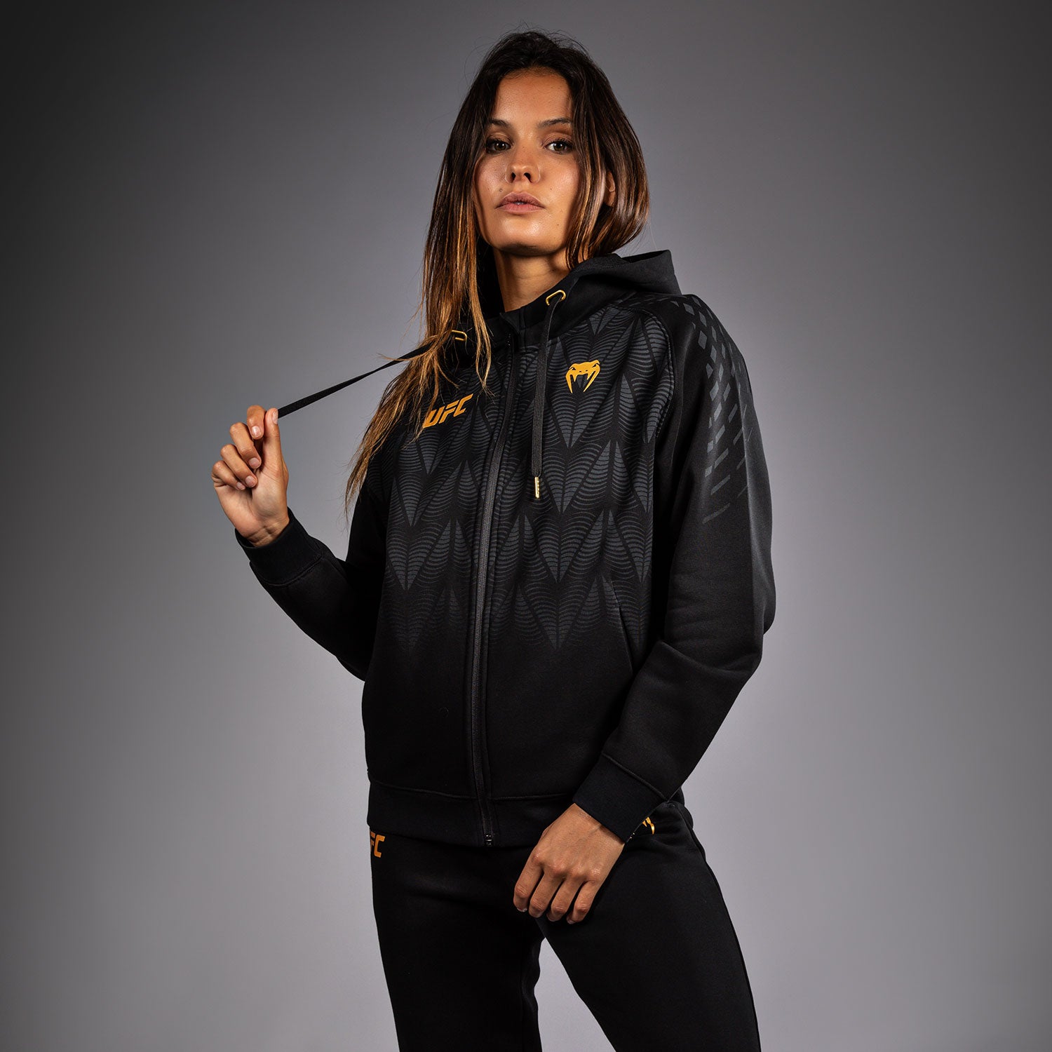 ufc-zenith-by-venum-replica-zip-hoodie-damen-champion-schwarz-gold image 2